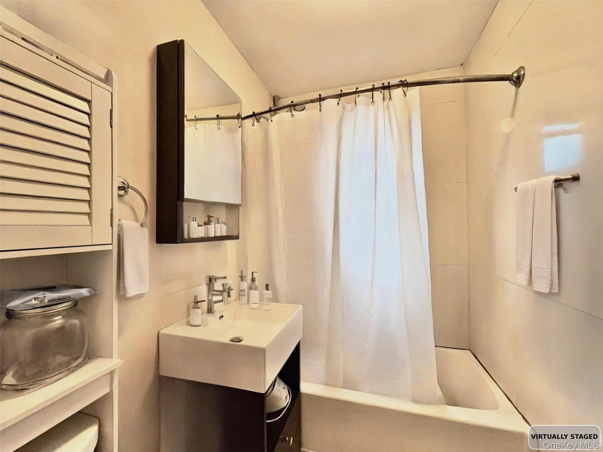 31-31 138th Street # 5L, Flushing, NY 11354