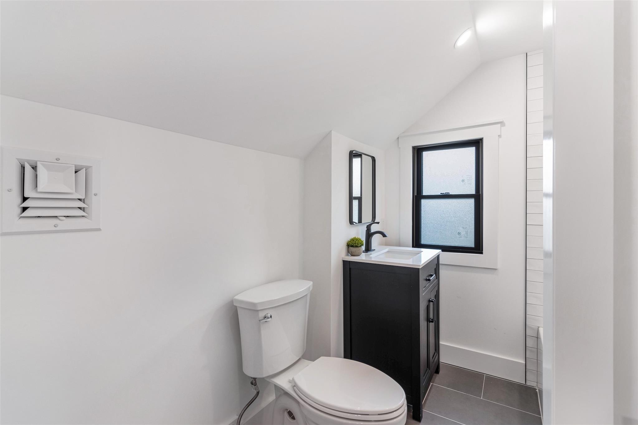 1475 Oaklawn Avenue, Southold, NY 11971