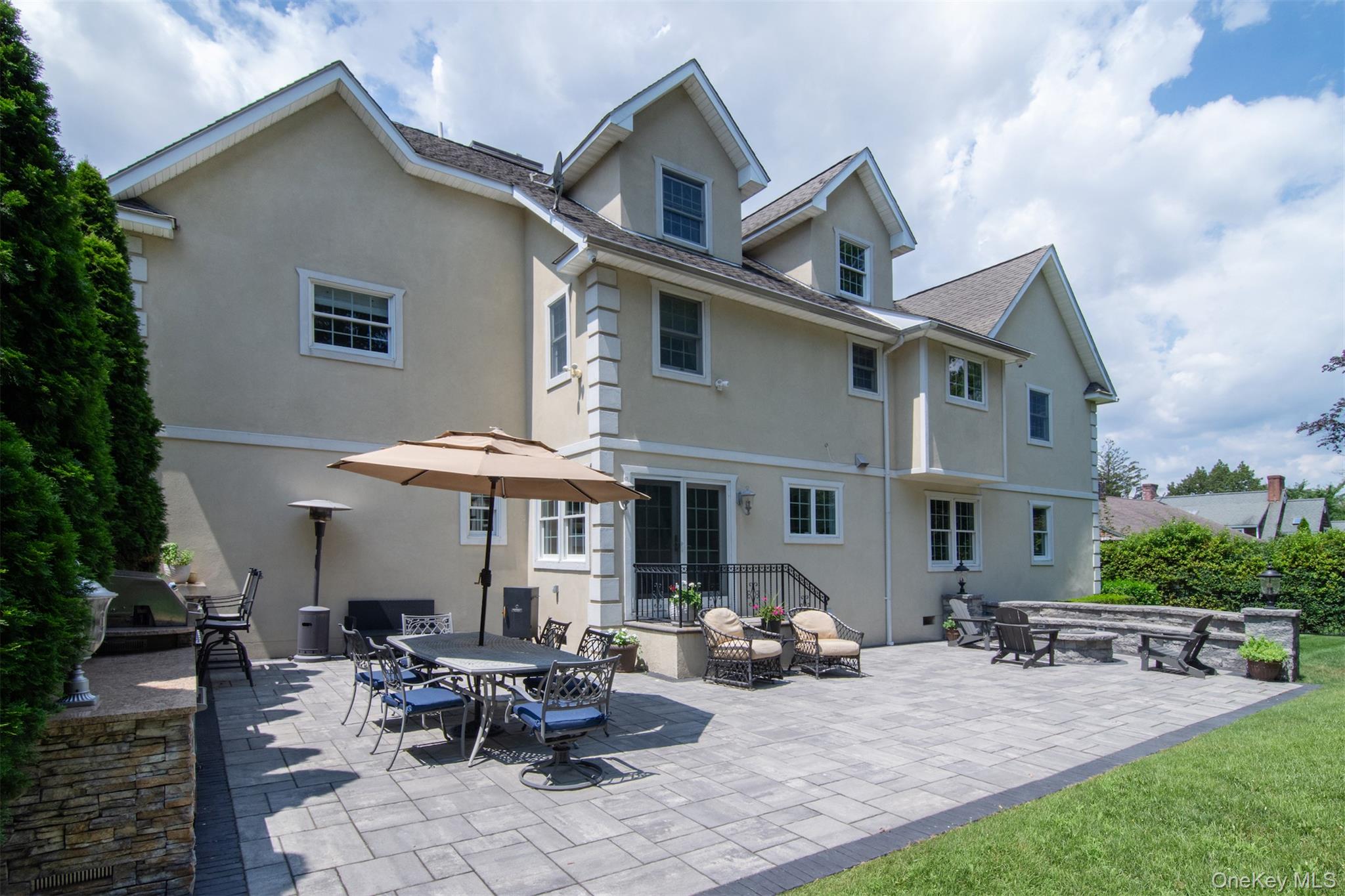 668 Francis Street, Pelham, NY 10803