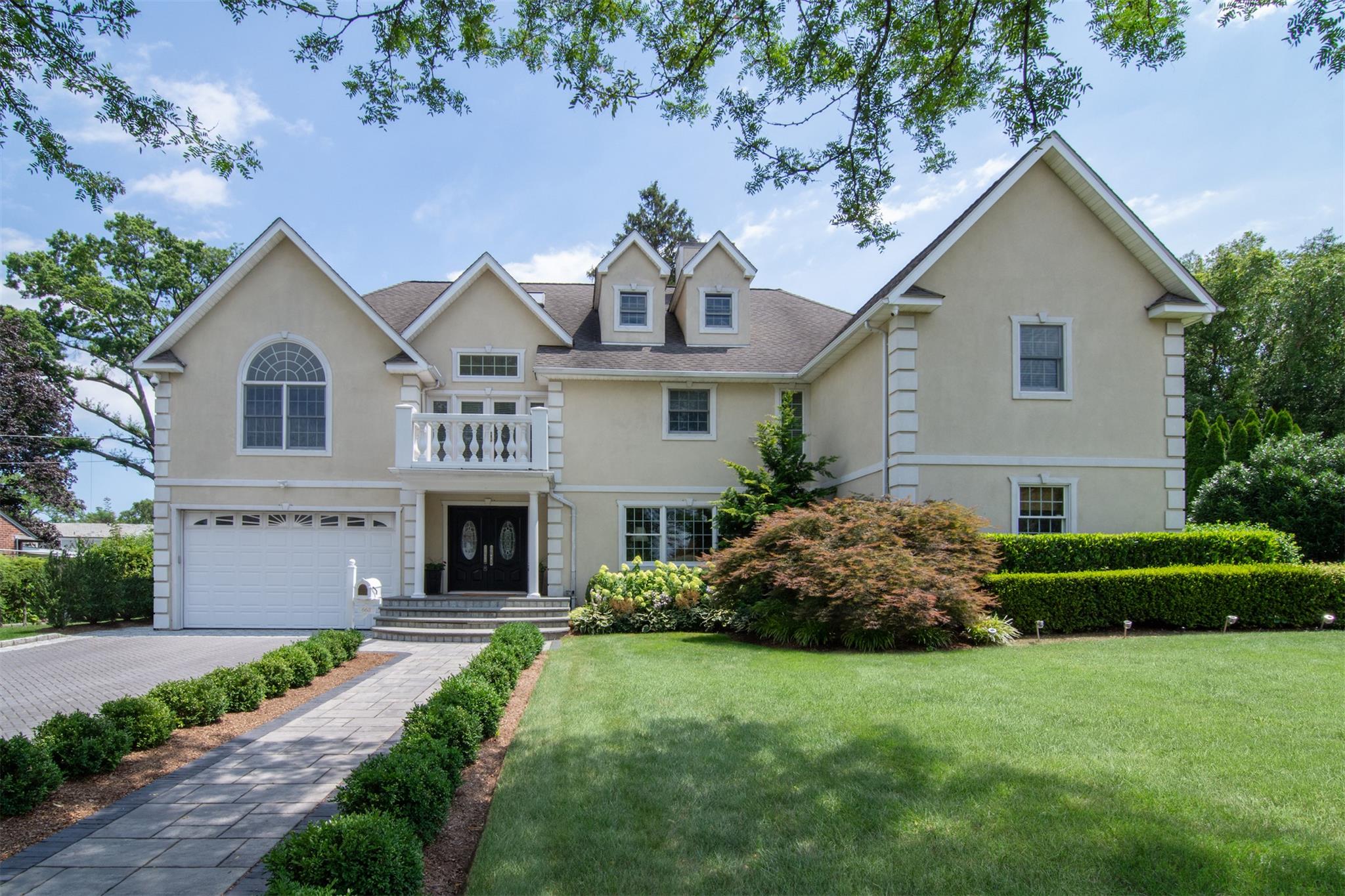 668 Francis Street, Pelham, NY 10803
