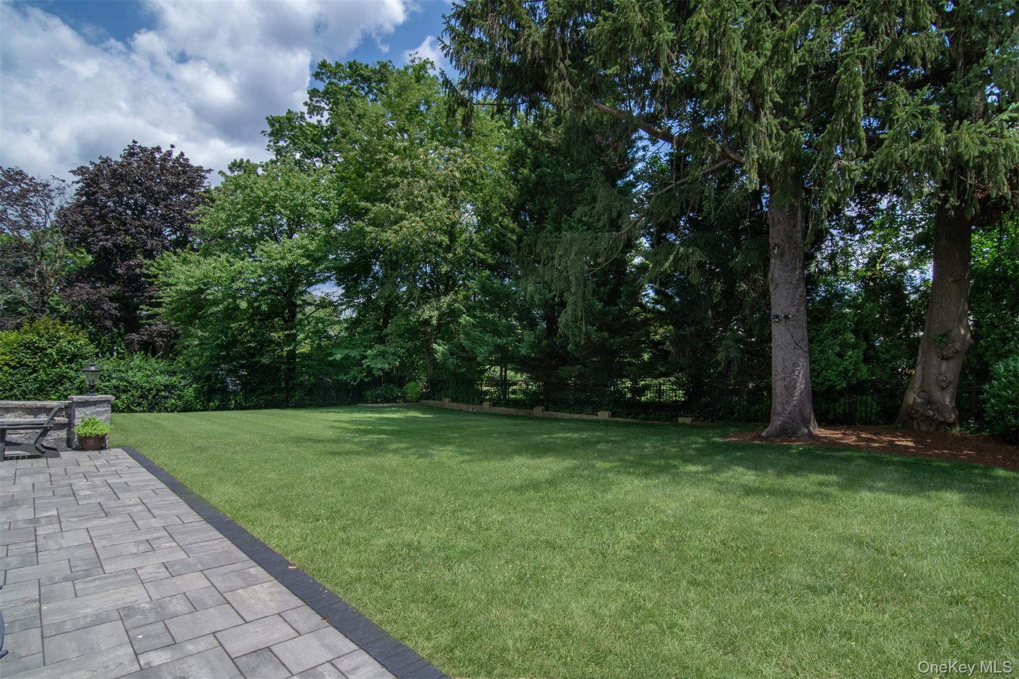 668 Francis Street, Pelham, NY 10803