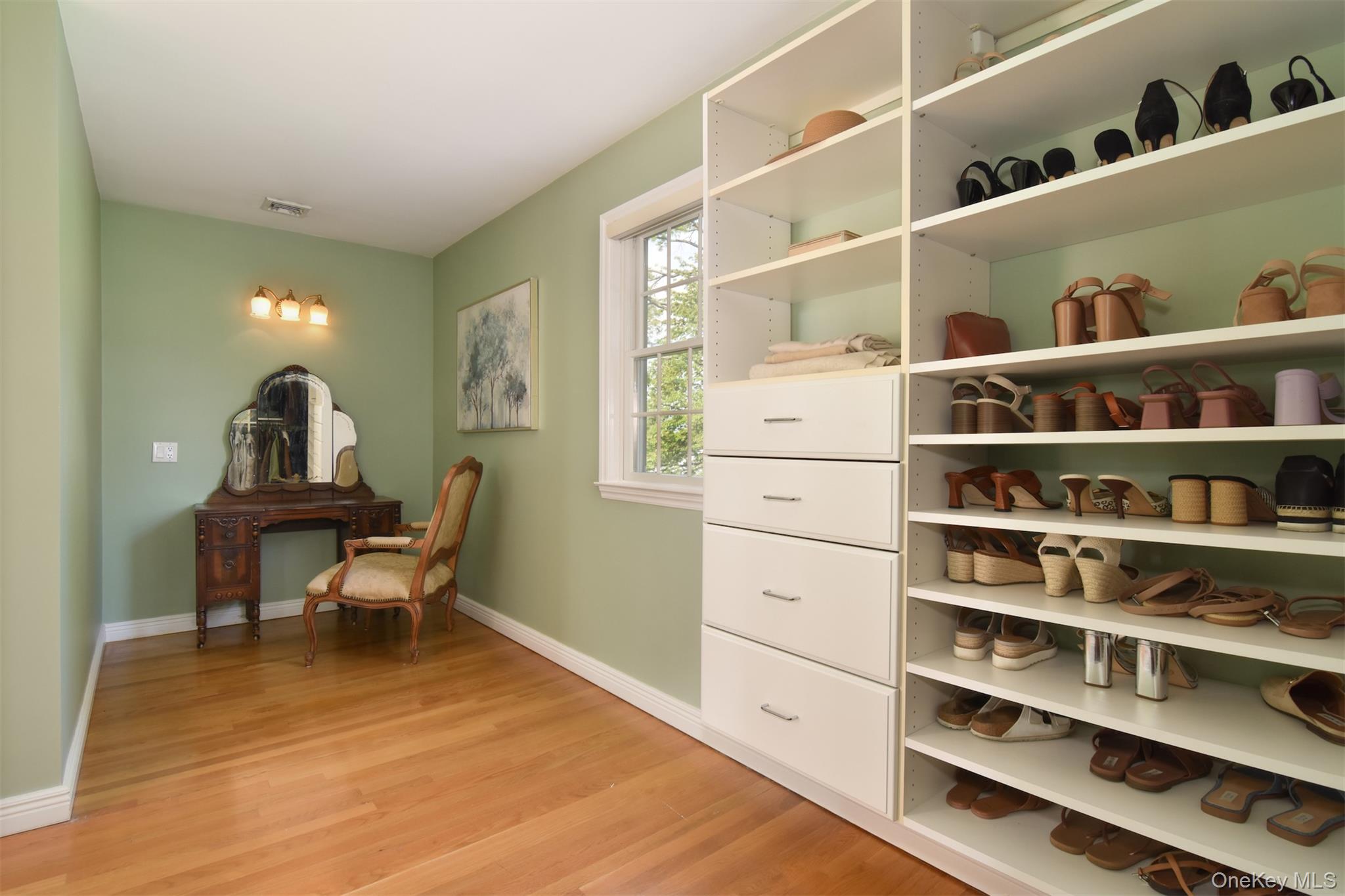 668 Francis Street, Pelham, NY 10803