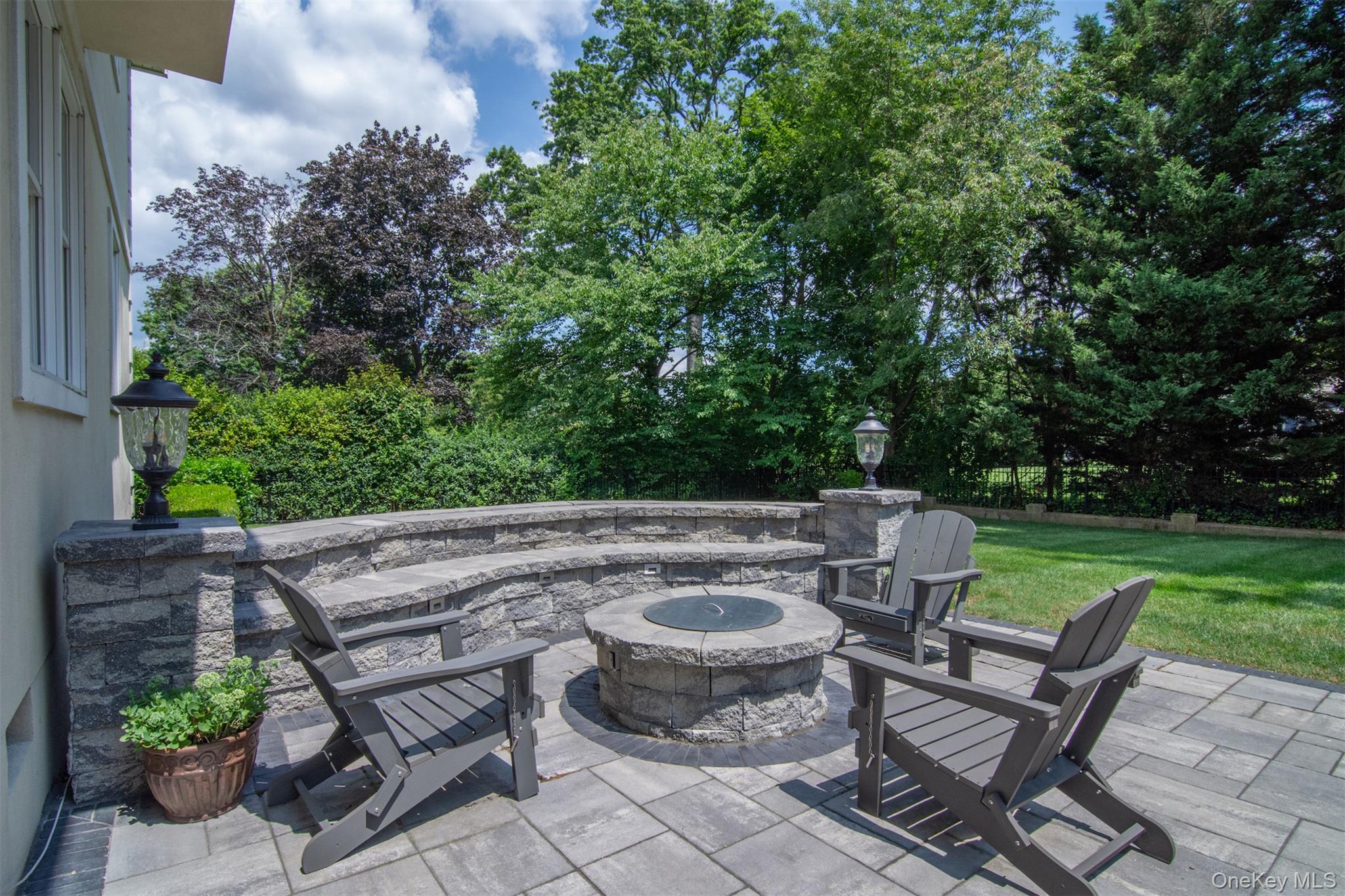 668 Francis Street, Pelham, NY 10803