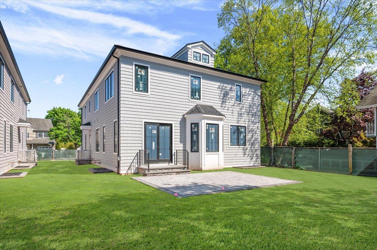 978 Singleton Avenue, Woodmere, NY 11598