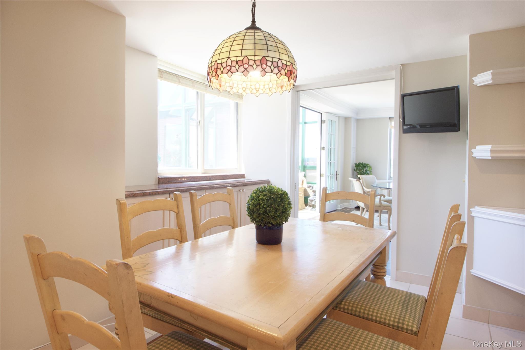 111 Cherry Valley Avenue # PH 6, Garden City, NY 11530