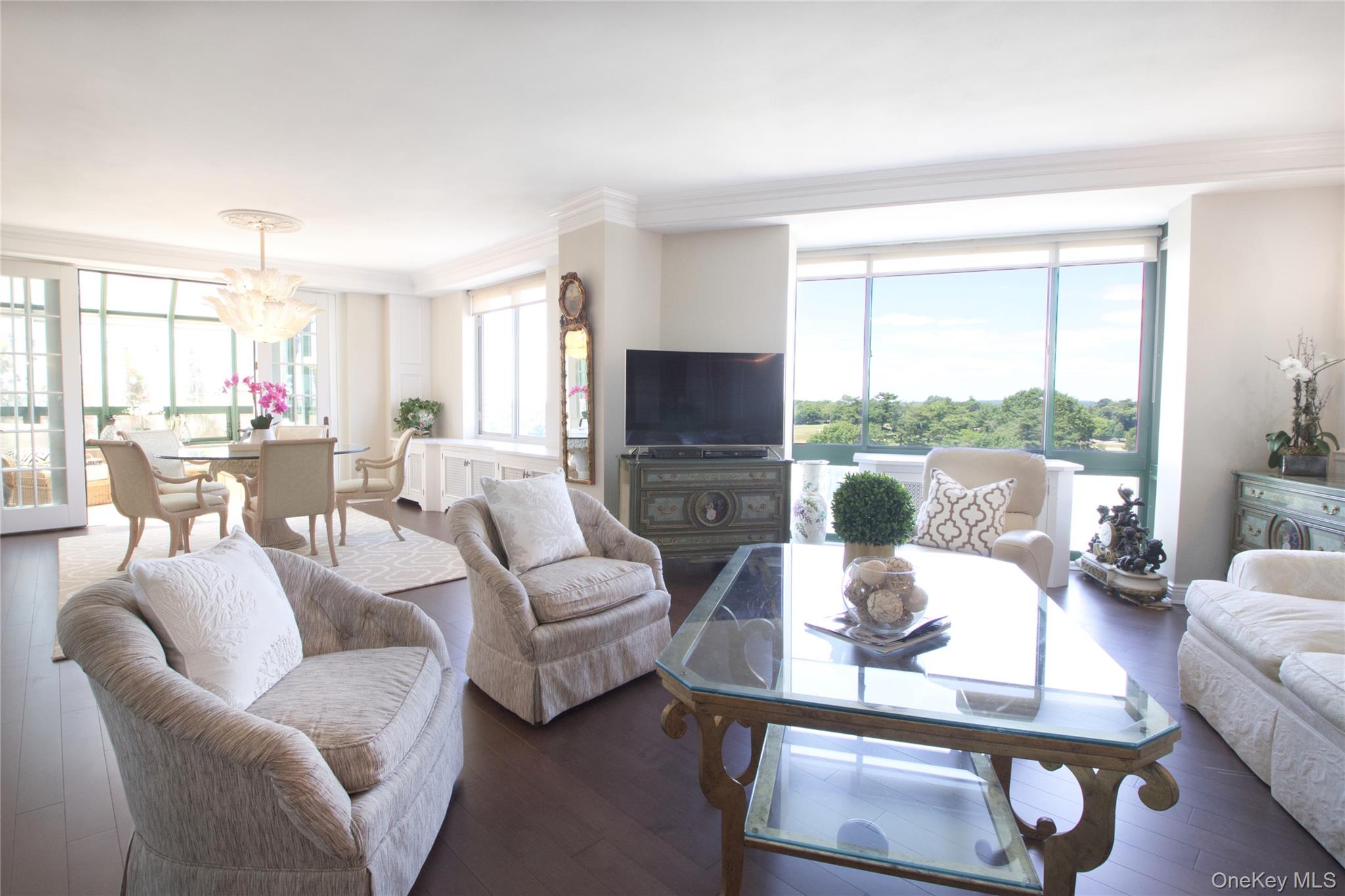 111 Cherry Valley Avenue # PH 6, Garden City, NY 11530