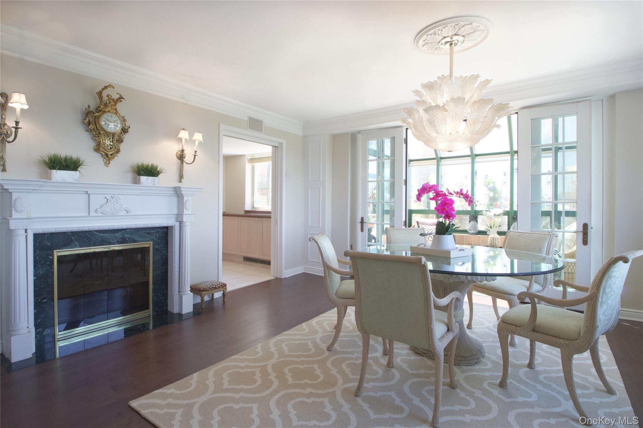 111 Cherry Valley Avenue # PH 6, Garden City, NY 11530