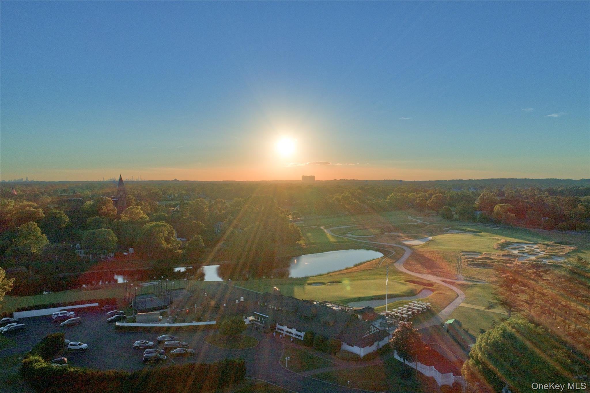 111 Cherry Valley Avenue # PH 6, Garden City, NY 11530