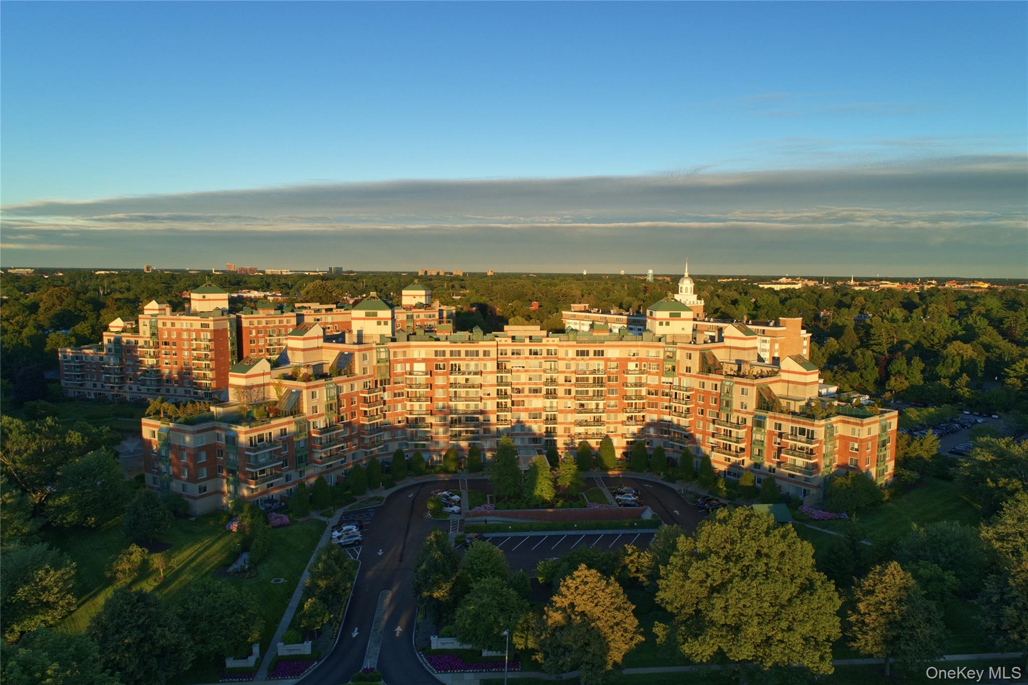 111 Cherry Valley Avenue # PH 6, Garden City, NY 11530