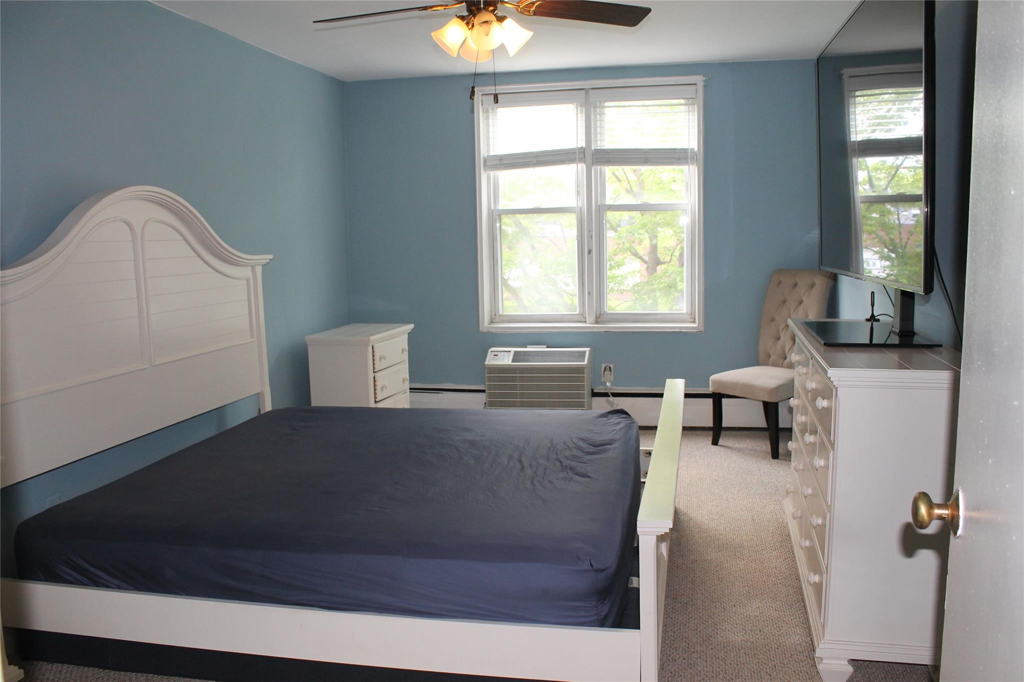 60 Hempstead Avenue # 1J, Lynbrook, NY 11563