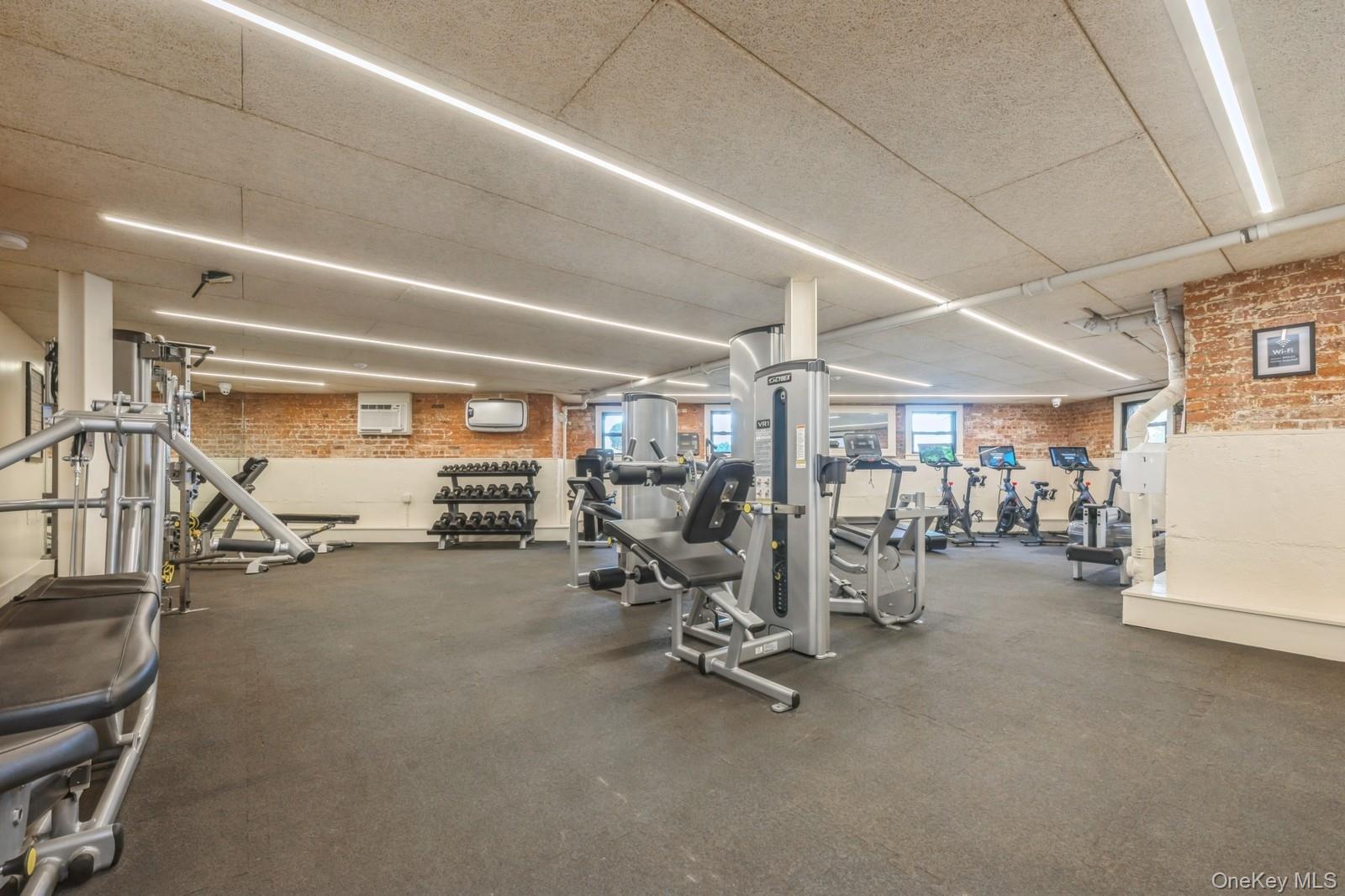 12 Hempstead Ave # 4D, Rockville Centre, NY 11570