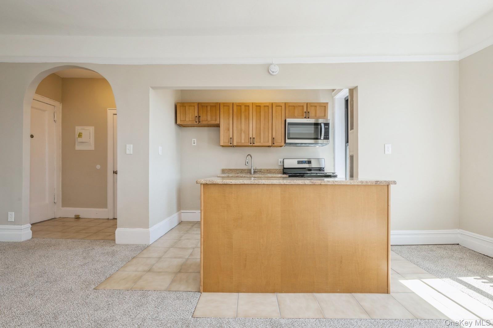 12 Hempstead Ave # 4D, Rockville Centre, NY 11570