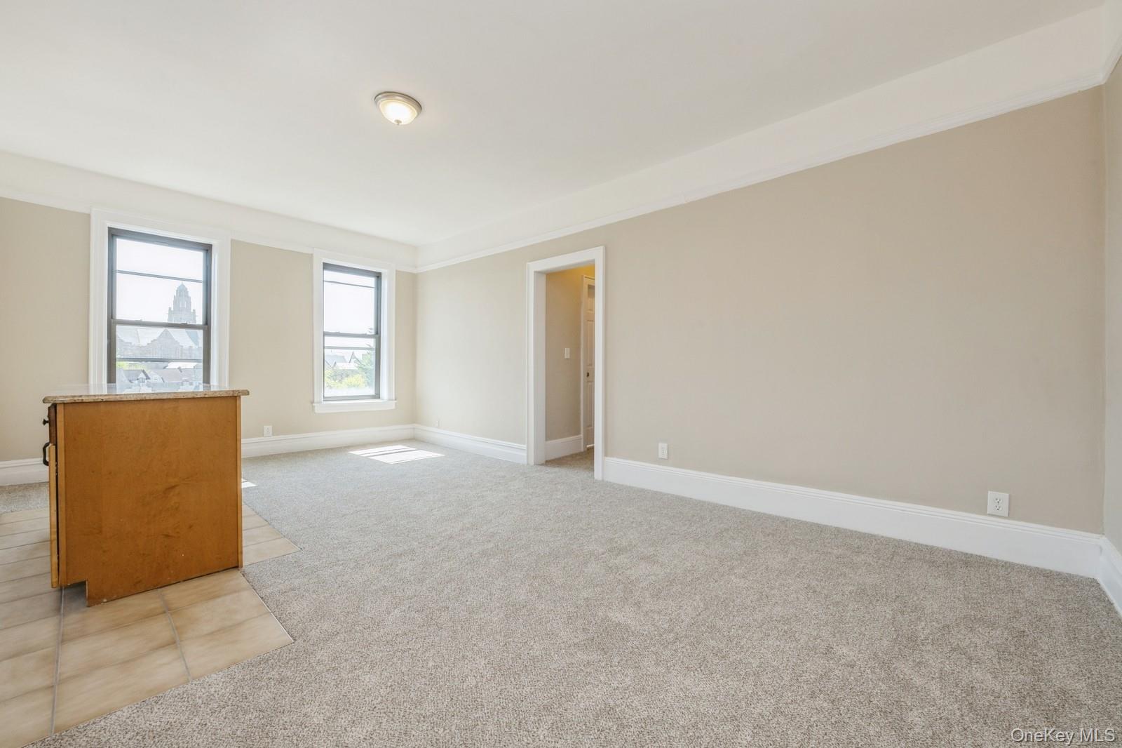 12 Hempstead Ave # 4D, Rockville Centre, NY 11570