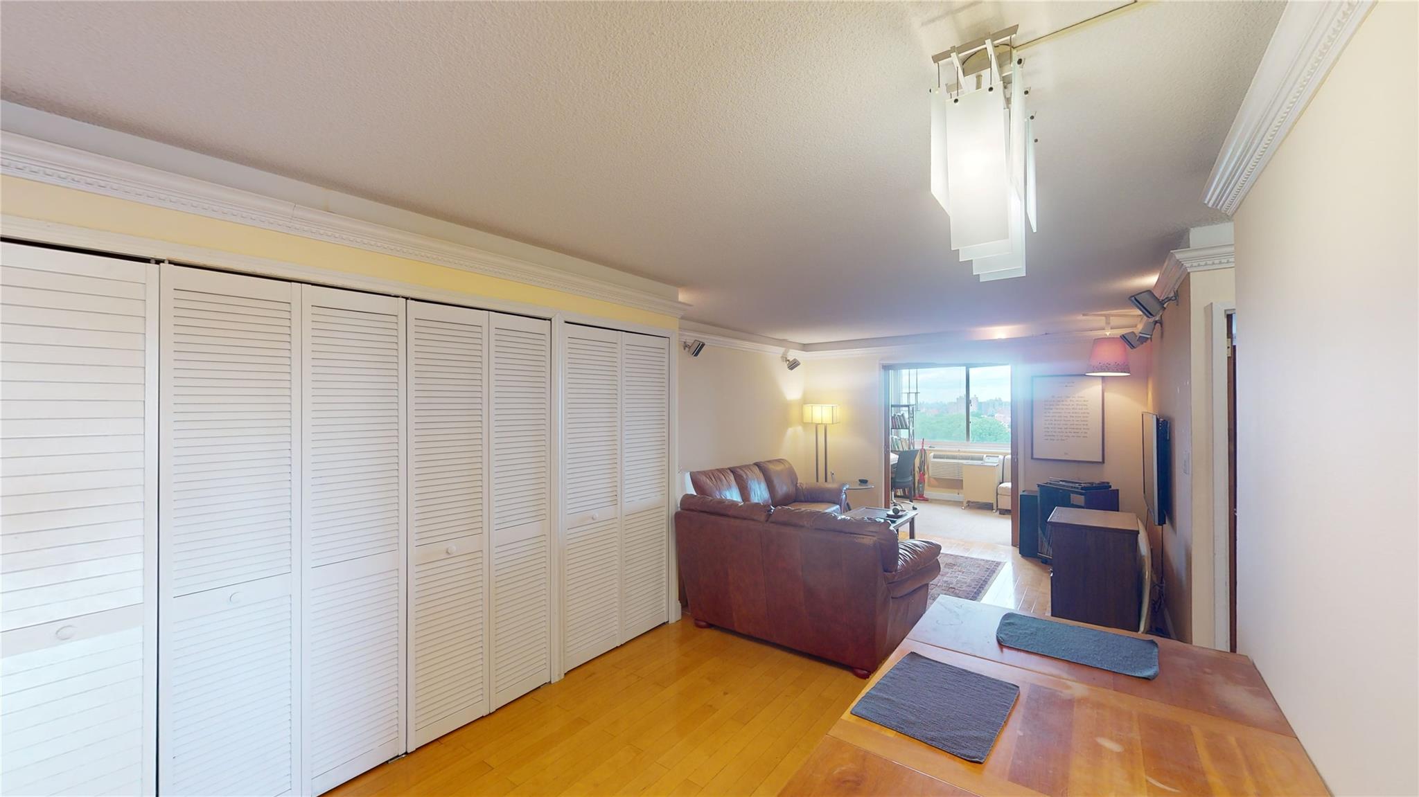 118-17 Union Turnpike # 10A, Forest Hills, NY 11375