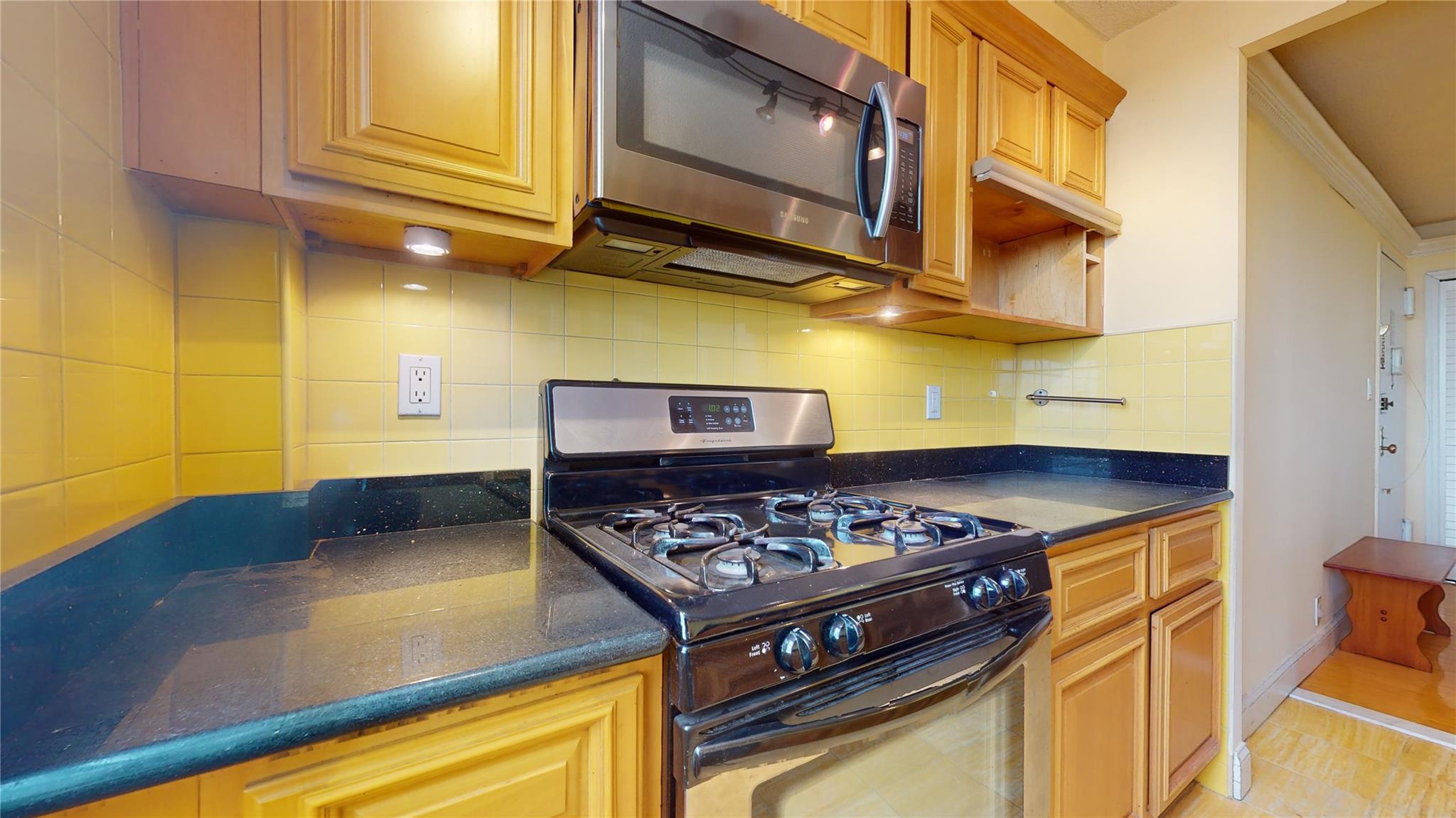 118-17 Union Turnpike # 10A, Forest Hills, NY 11375