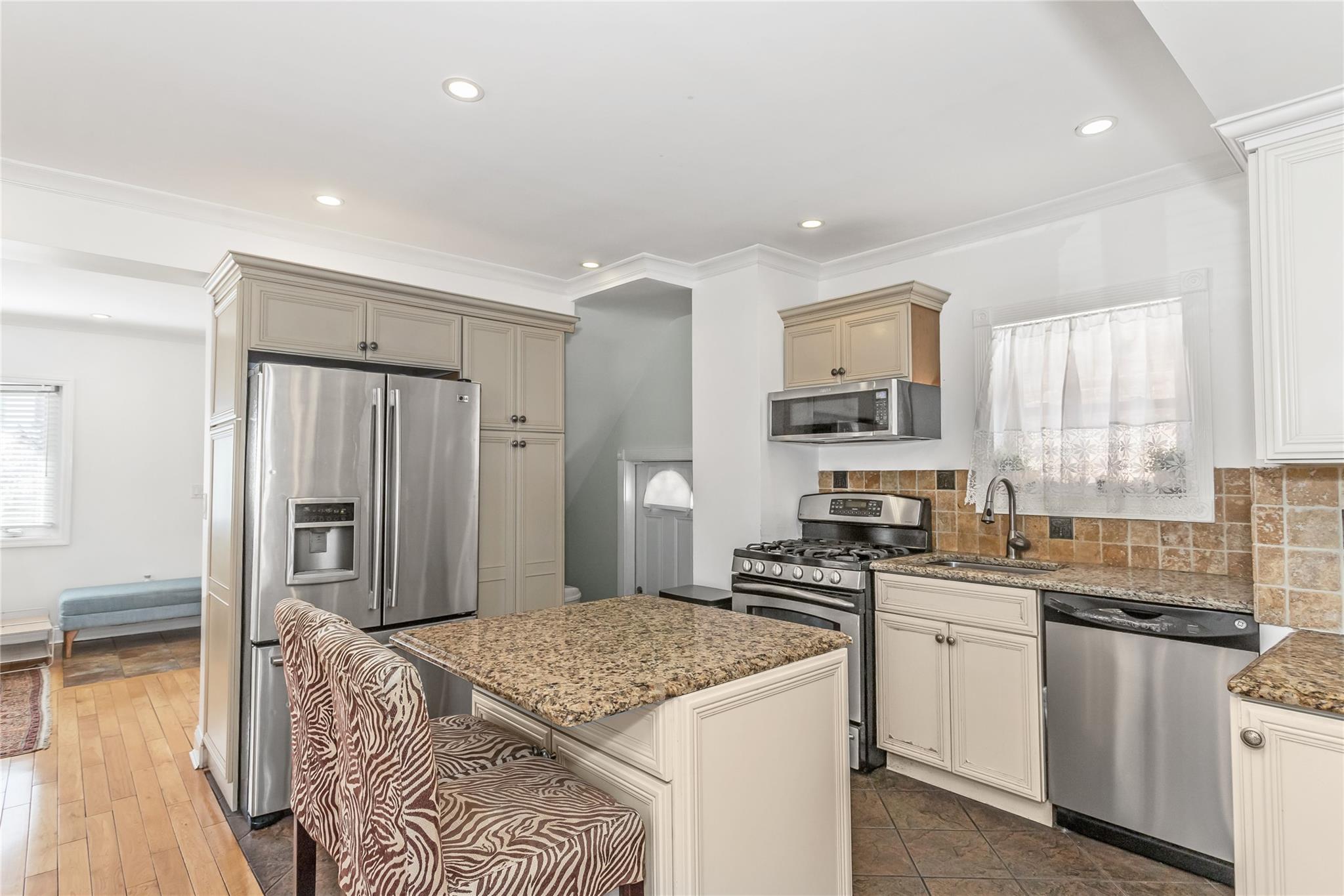 8919 205th Street, Hollis, NY 11423