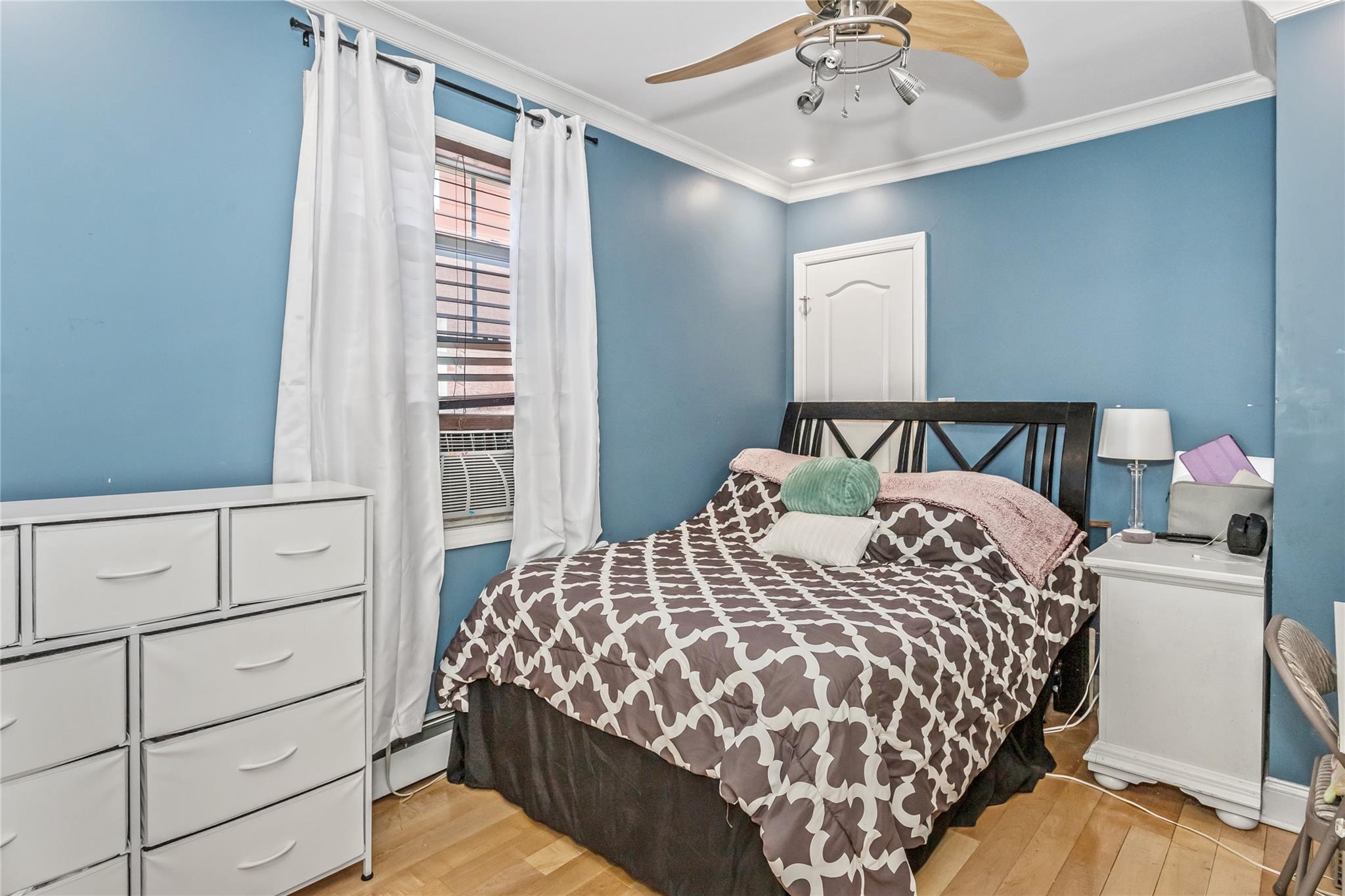 8919 205th Street, Hollis, NY 11423