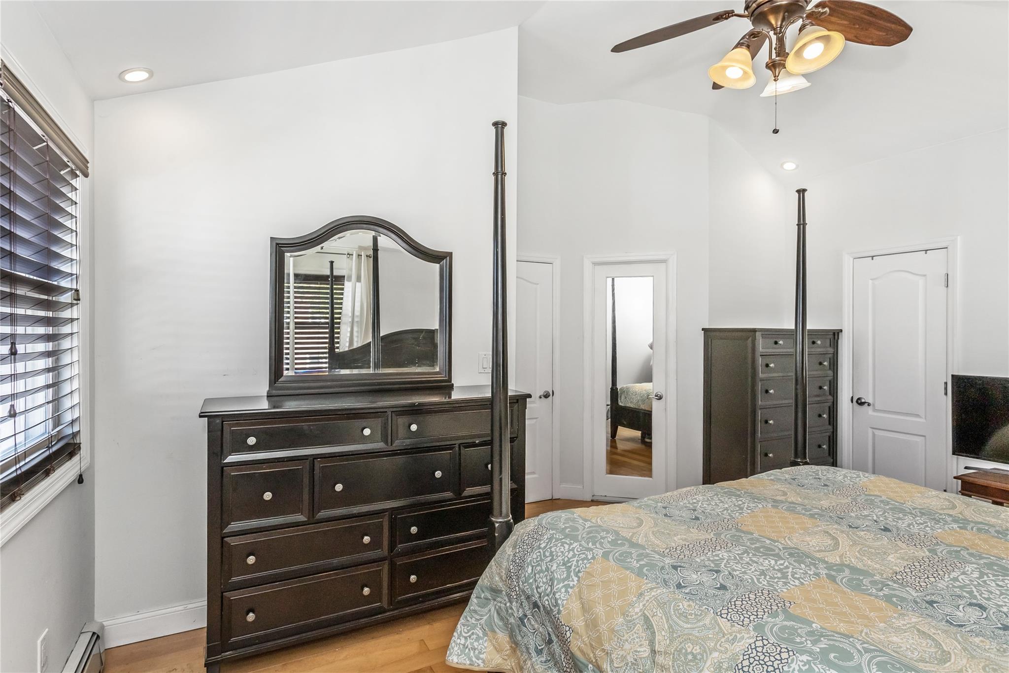 8919 205th Street, Hollis, NY 11423