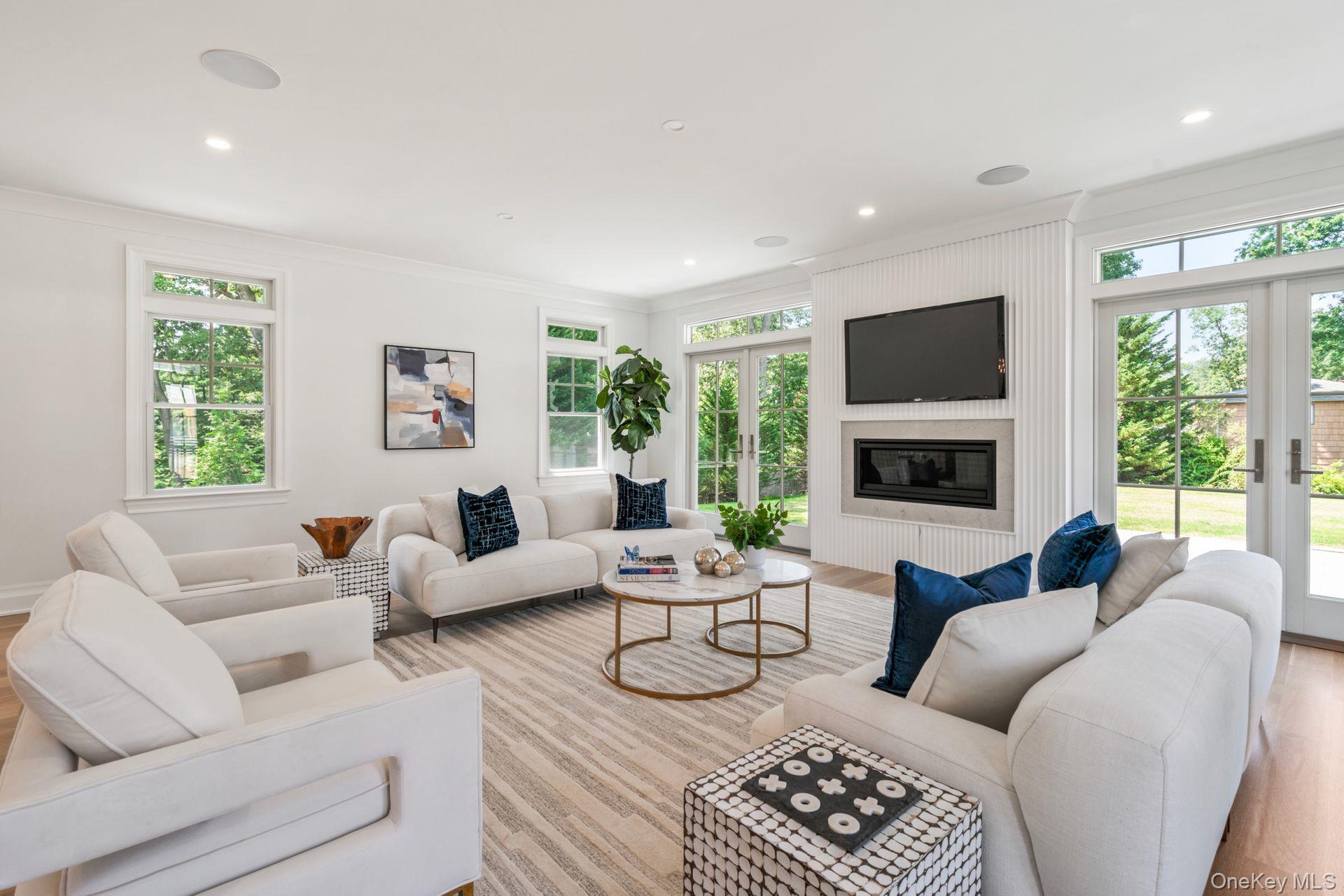 10 Threepence Drive, Melville, NY 11747