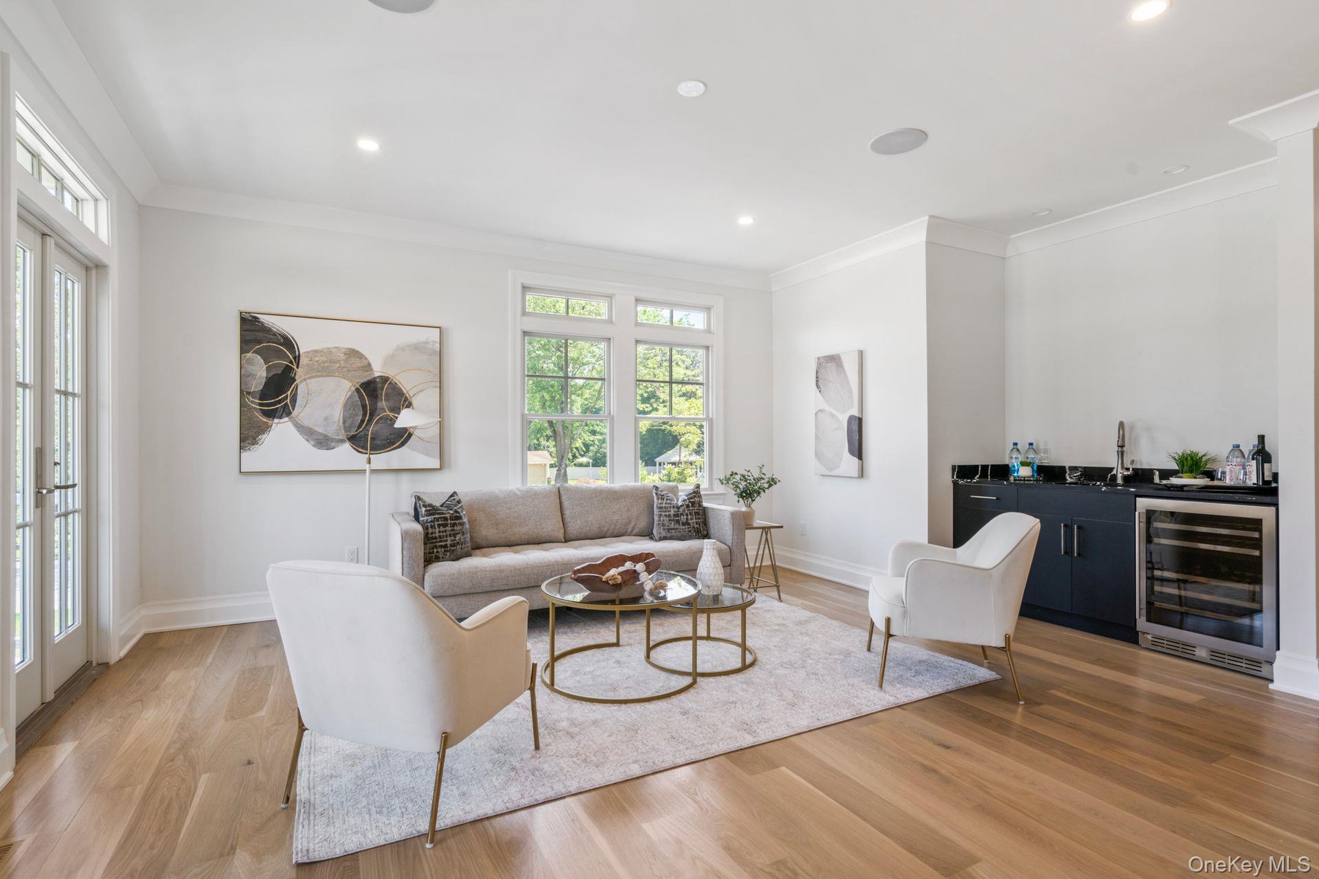 10 Threepence Drive, Melville, NY 11747