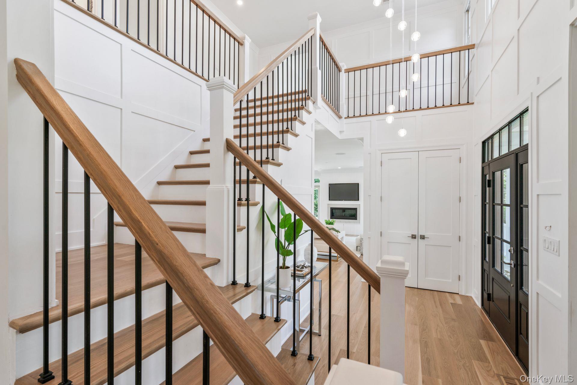 10 Threepence Drive, Melville, NY 11747