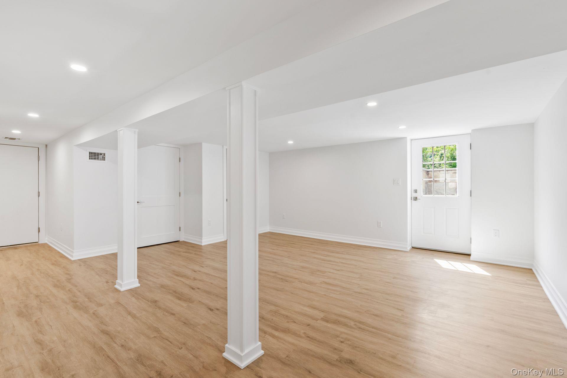 10 Threepence Drive, Melville, NY 11747