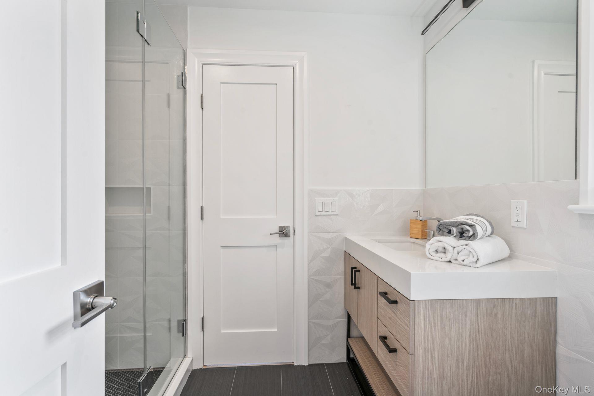 10 Threepence Drive, Melville, NY 11747