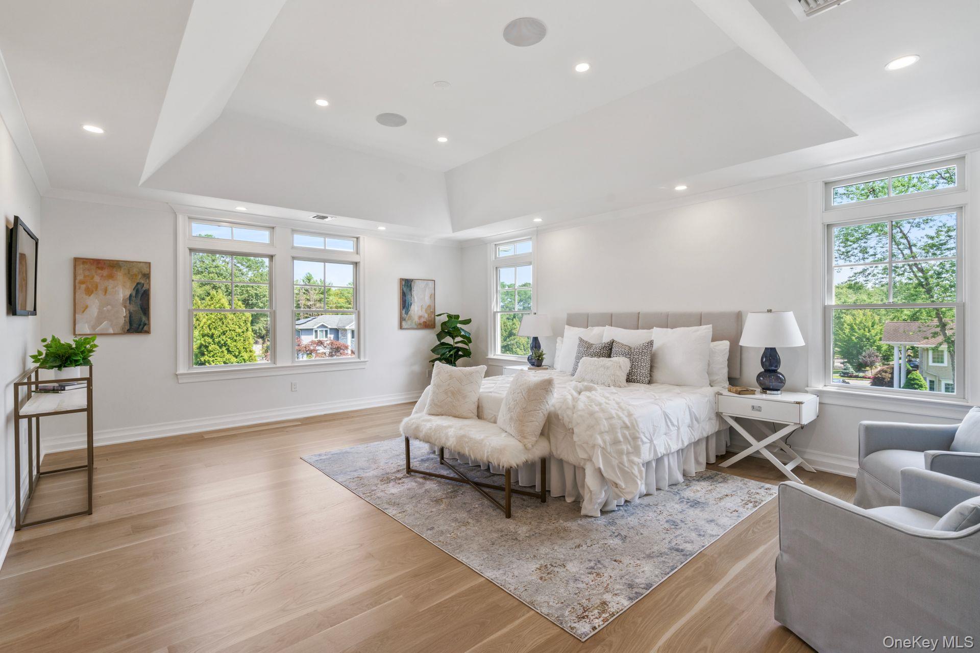 10 Threepence Drive, Melville, NY 11747