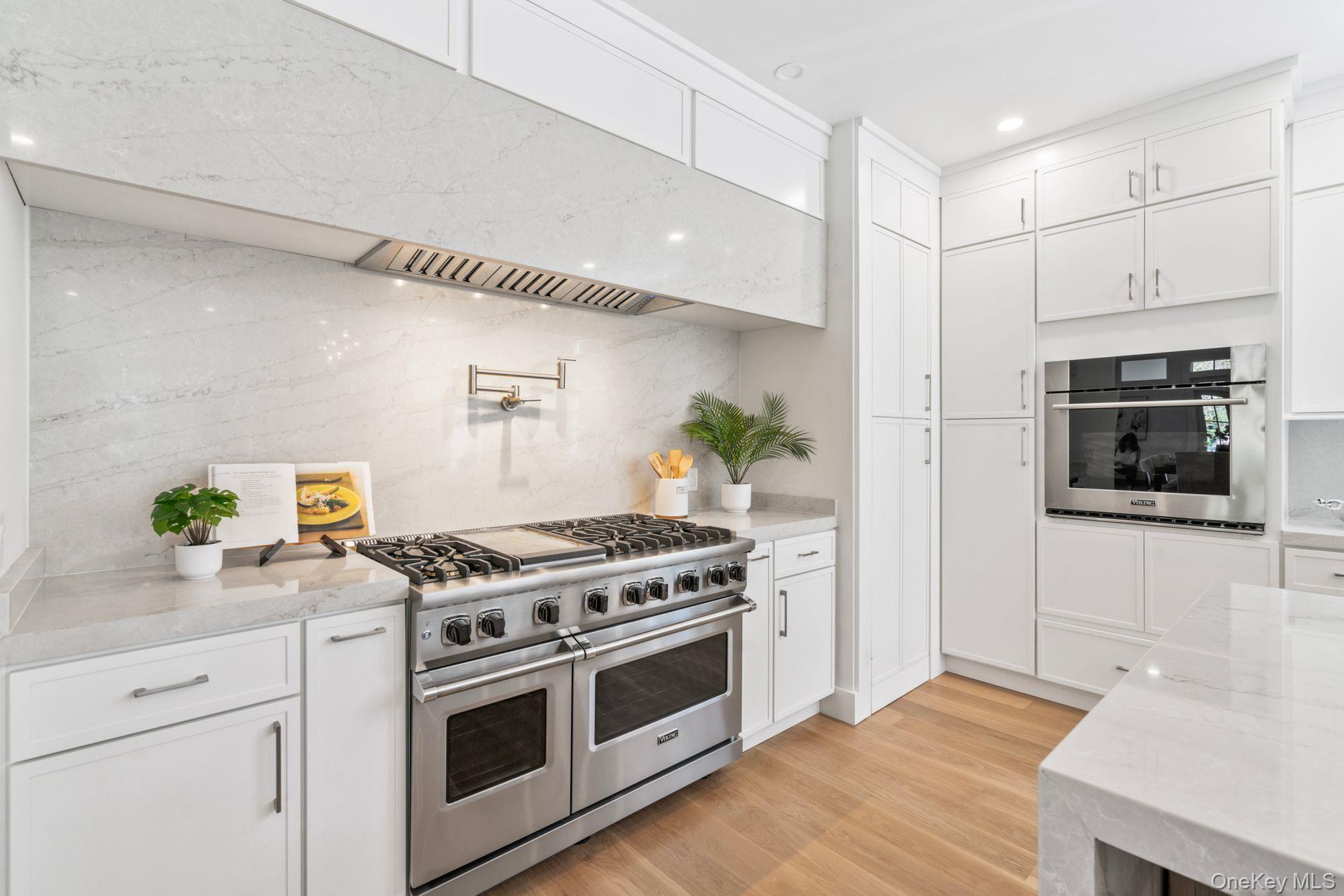 10 Threepence Drive, Melville, NY 11747