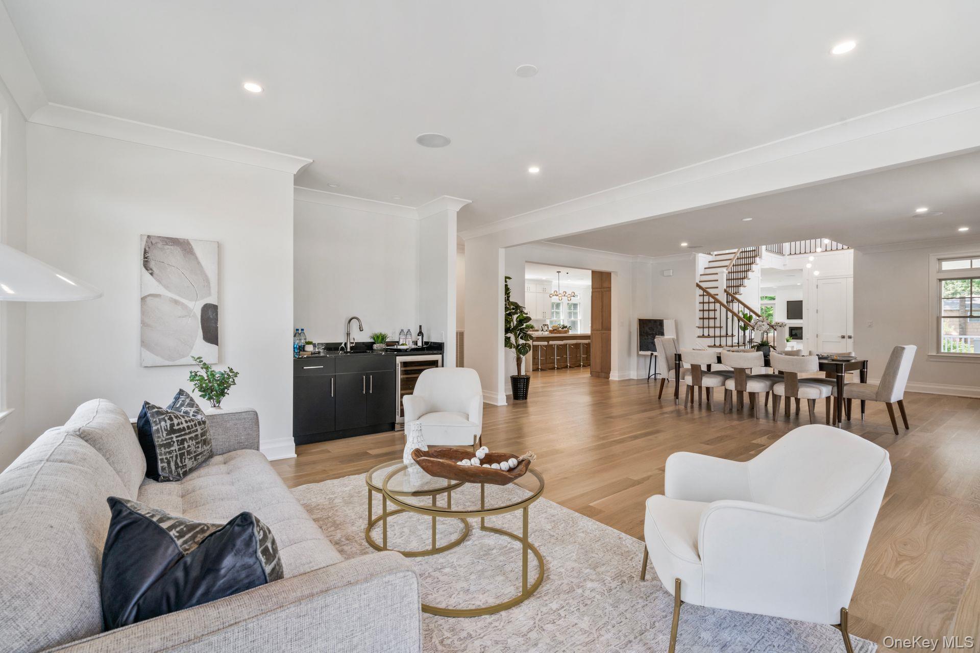 10 Threepence Drive, Melville, NY 11747