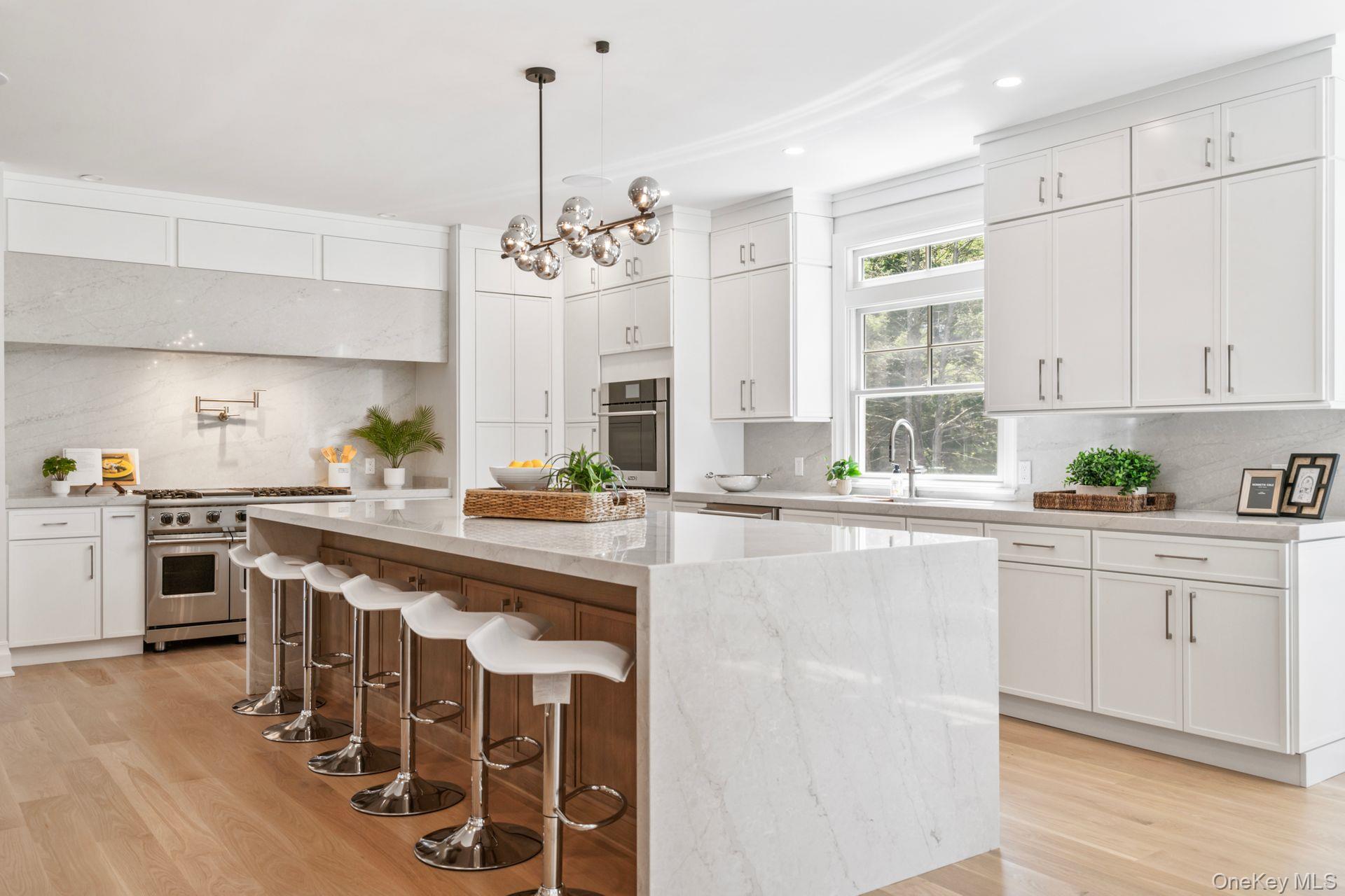 10 Threepence Drive, Melville, NY 11747