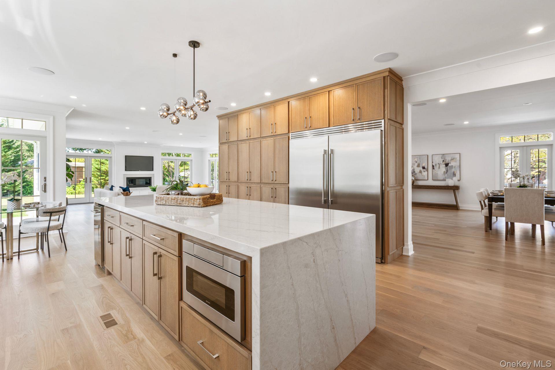 10 Threepence Drive, Melville, NY 11747