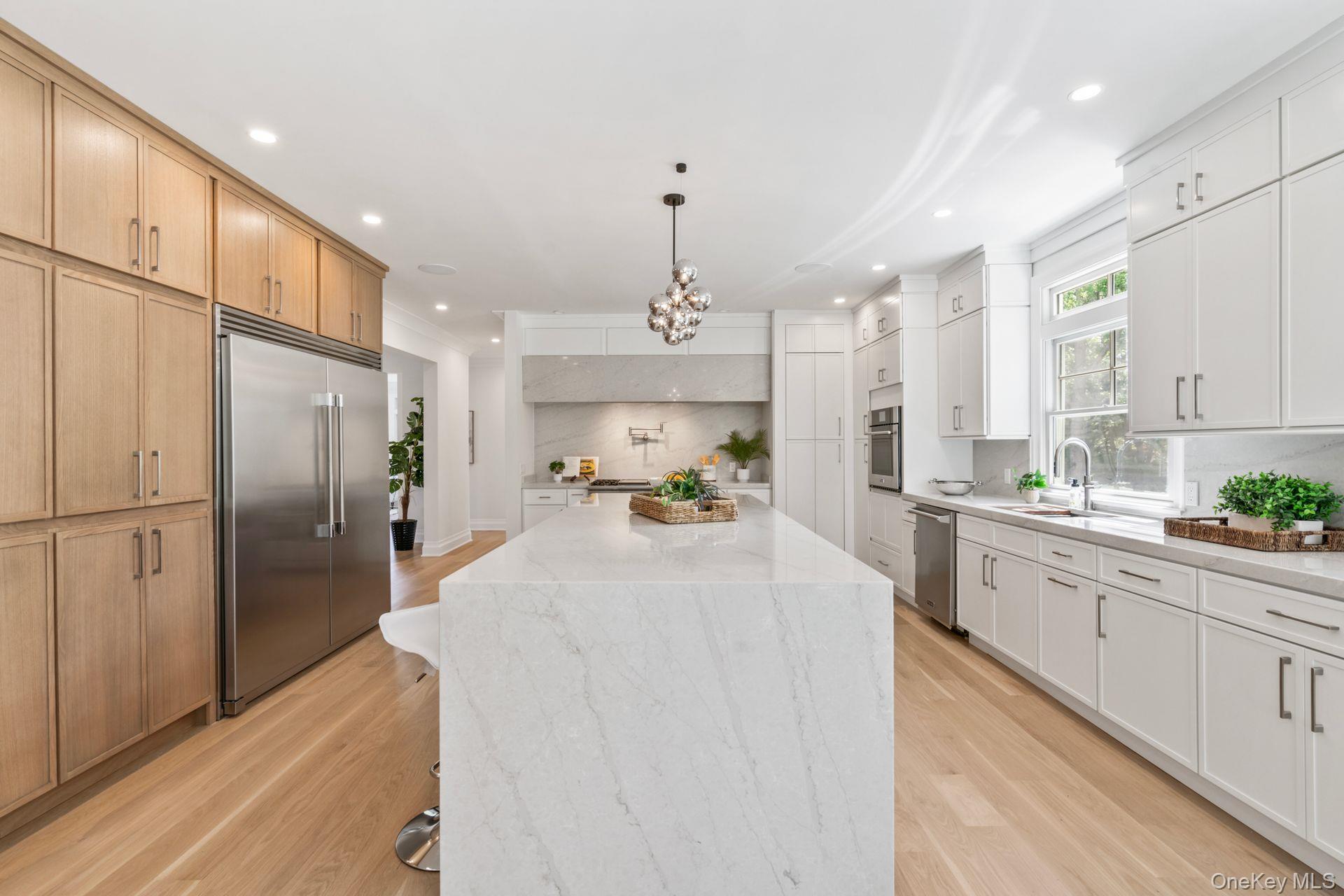 10 Threepence Drive, Melville, NY 11747