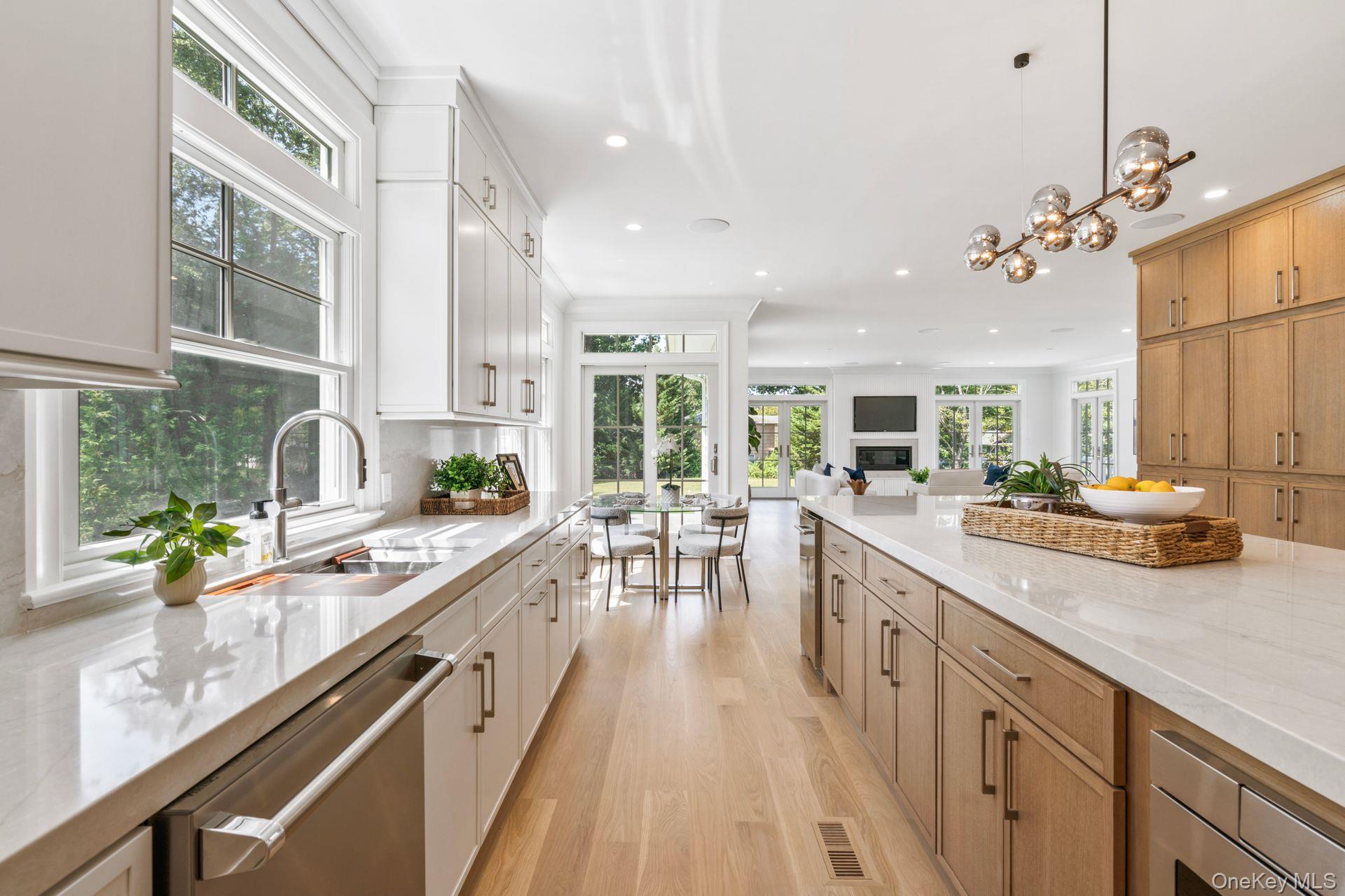 10 Threepence Drive, Melville, NY 11747