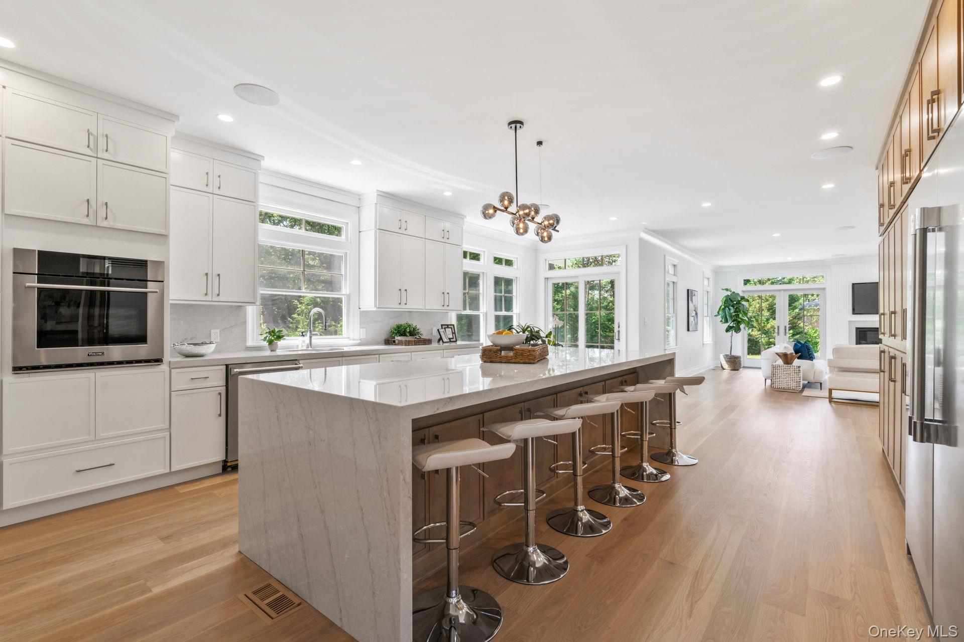 10 Threepence Drive, Melville, NY 11747