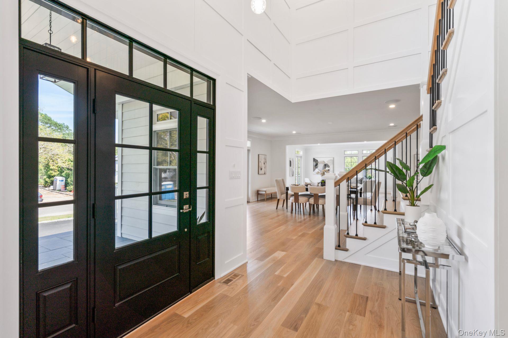 10 Threepence Drive, Melville, NY 11747