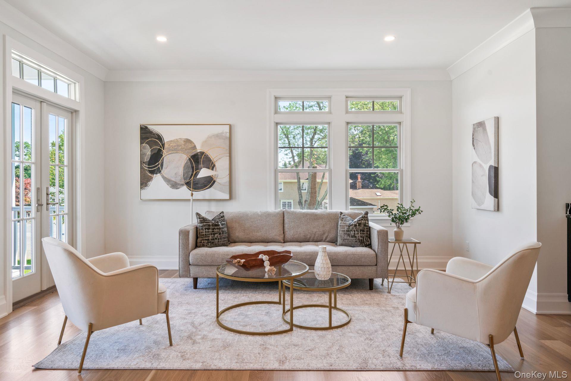 10 Threepence Drive, Melville, NY 11747