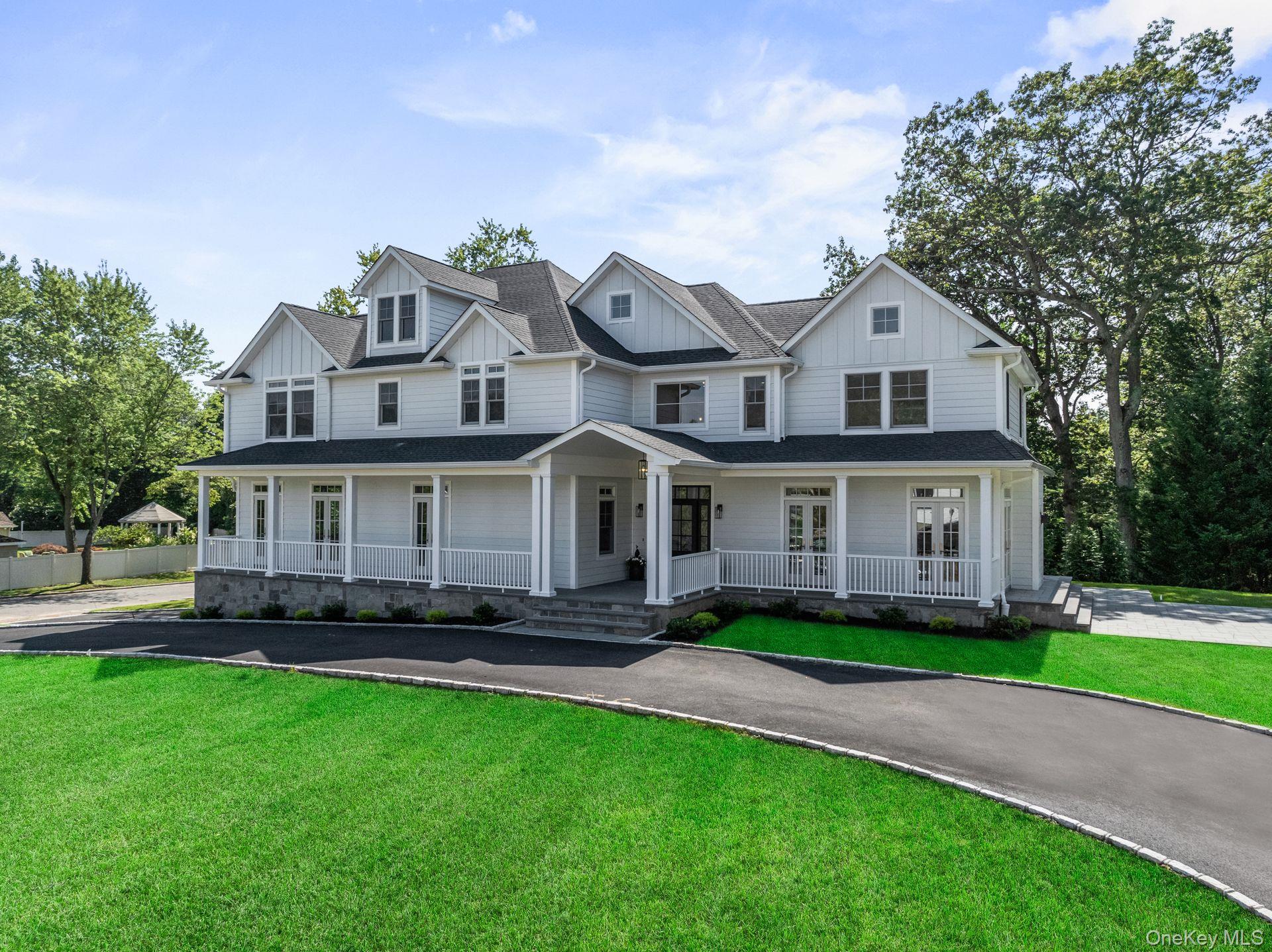 10 Threepence Drive, Melville, NY 11747