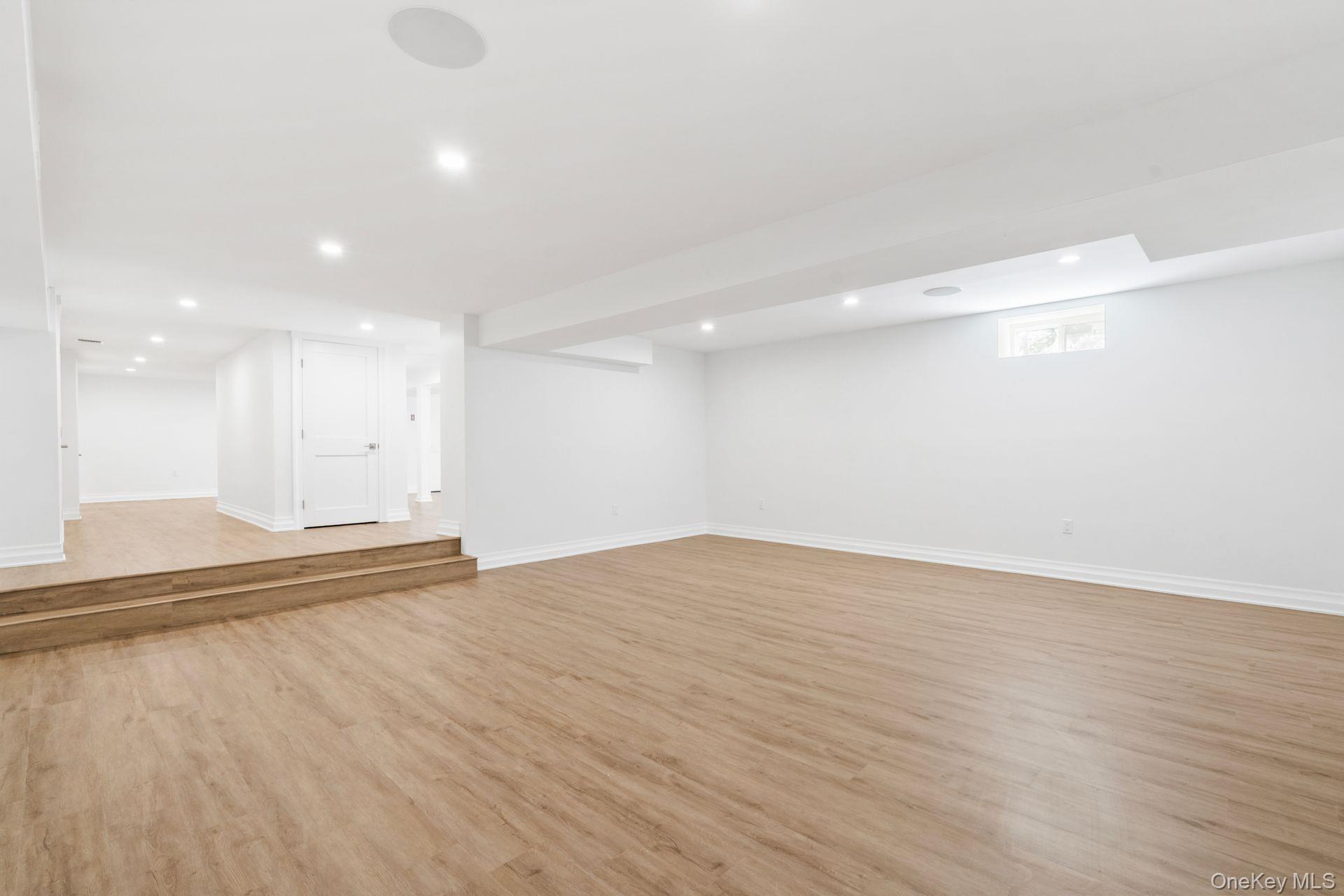 10 Threepence Drive, Melville, NY 11747