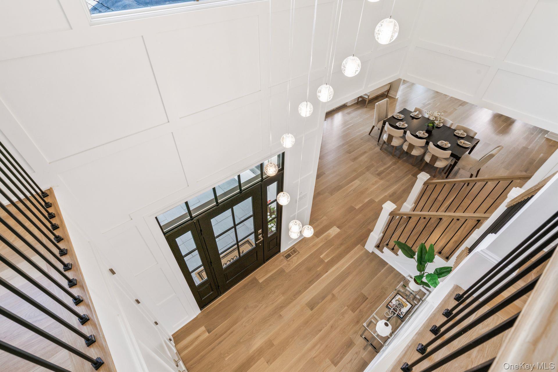 10 Threepence Drive, Melville, NY 11747