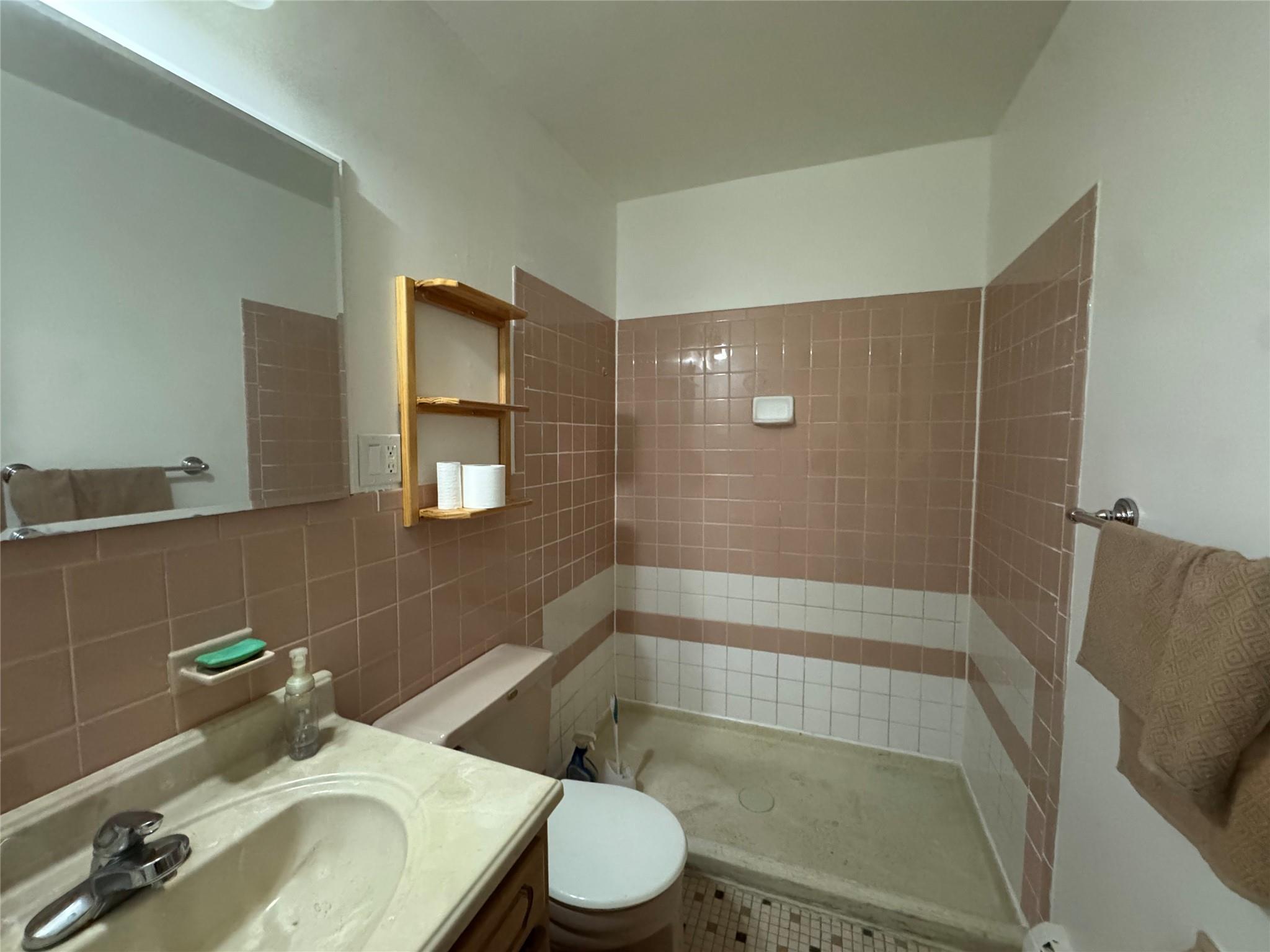 87-66 52 Avenue, Elmhurst, NY 11373