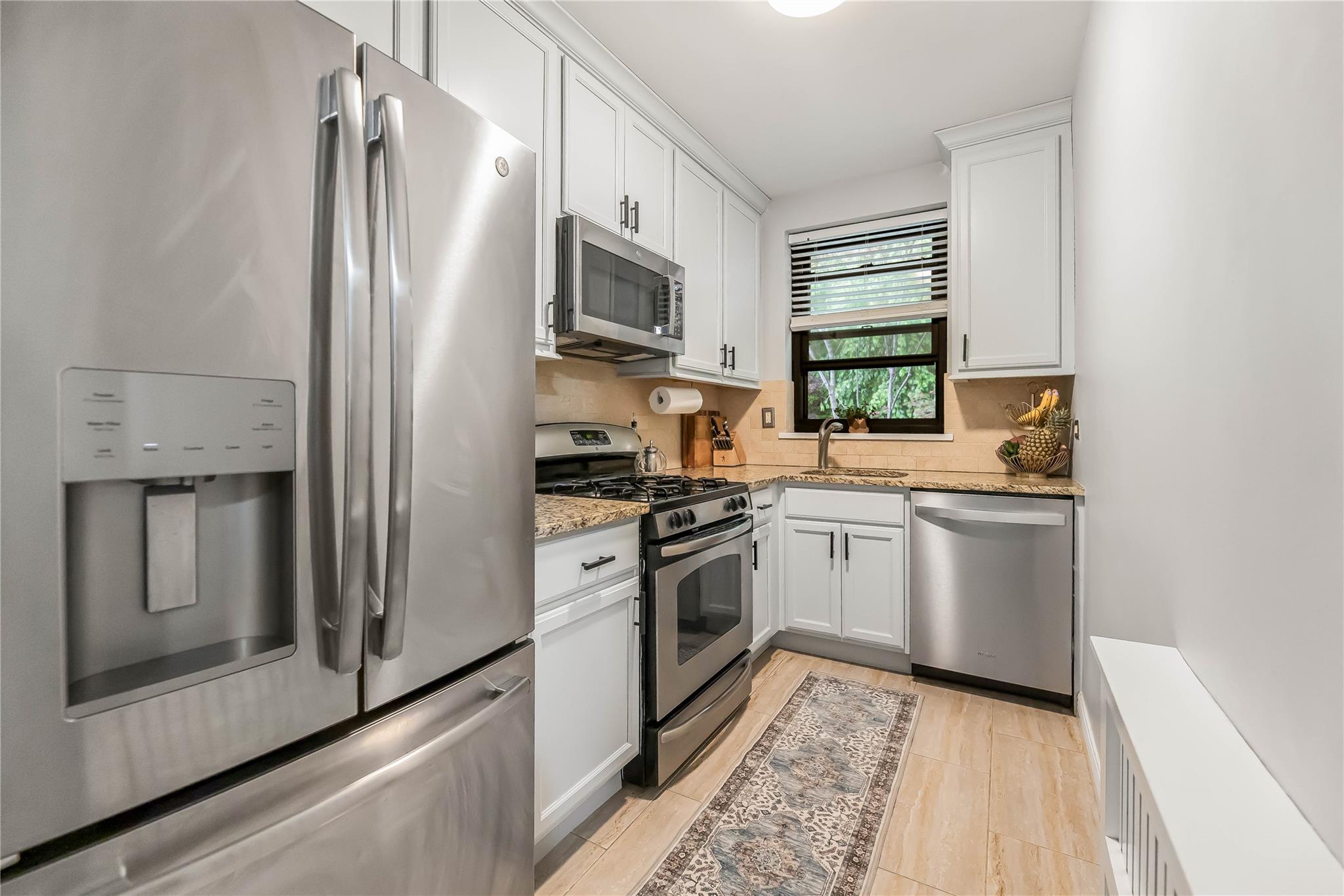 52 Rockledge Rd # 2A, Hartsdale, NY 10530