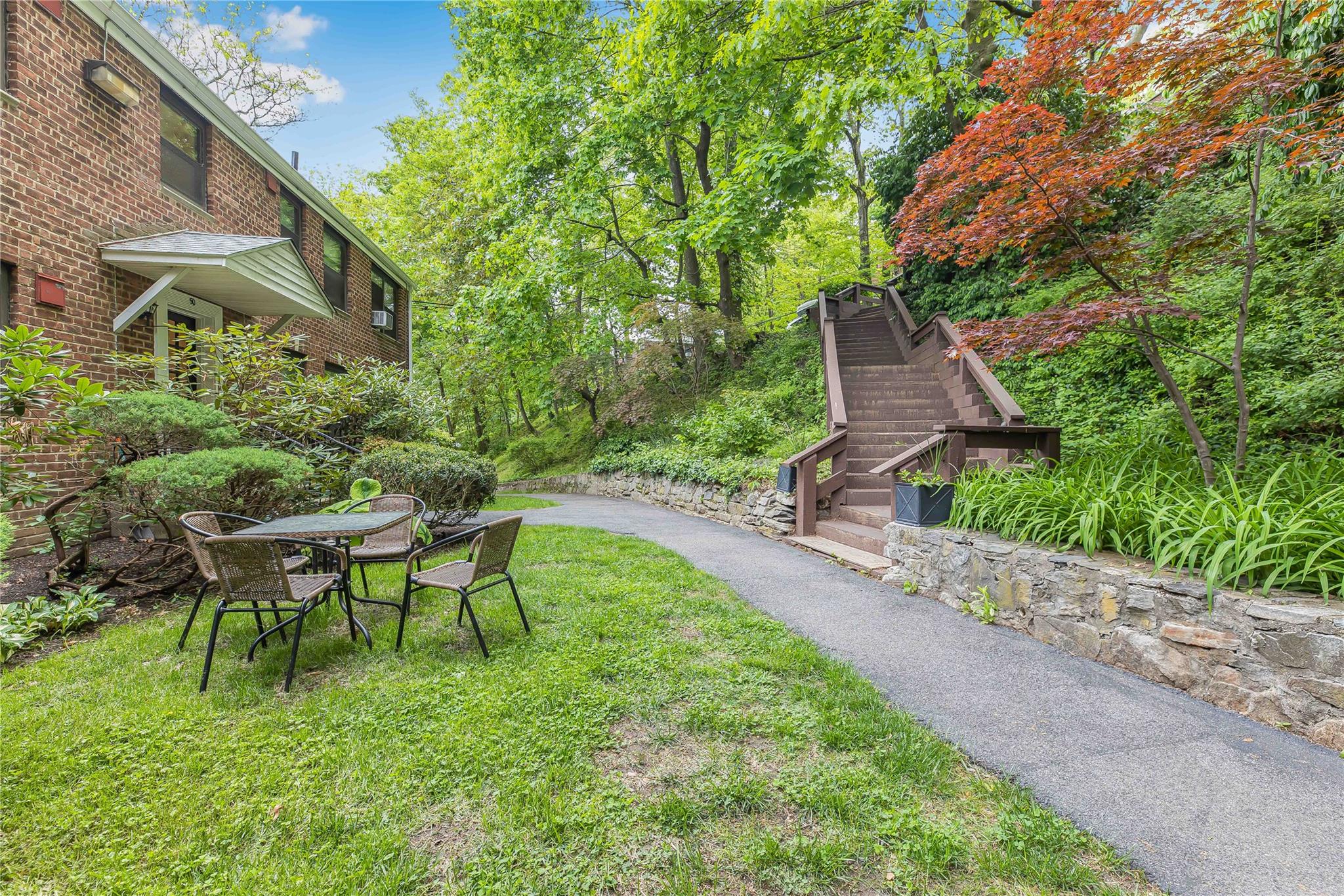 52 Rockledge Rd # 2A, Hartsdale, NY 10530