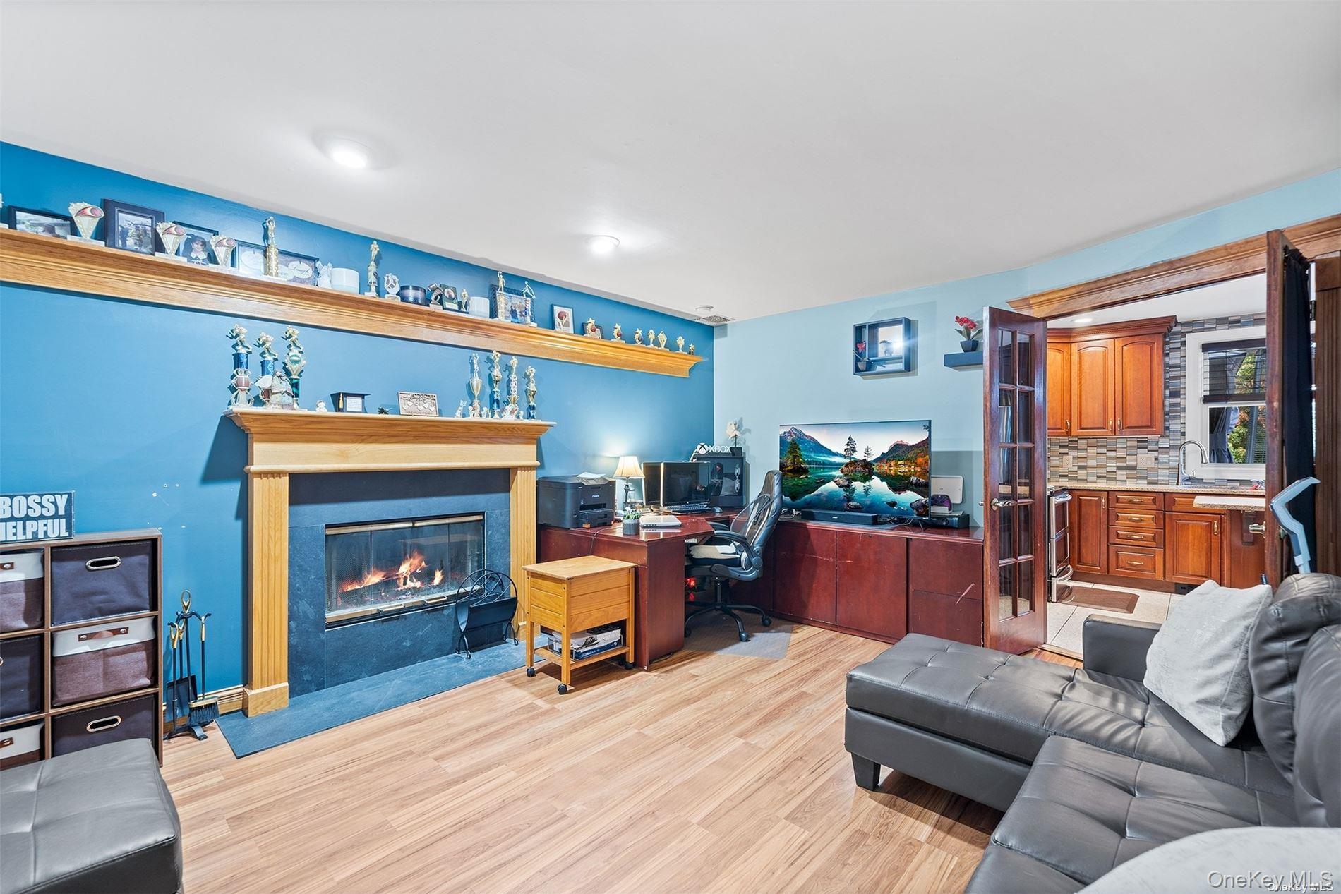 21 Victoria Lane, Manorville, NY 11949