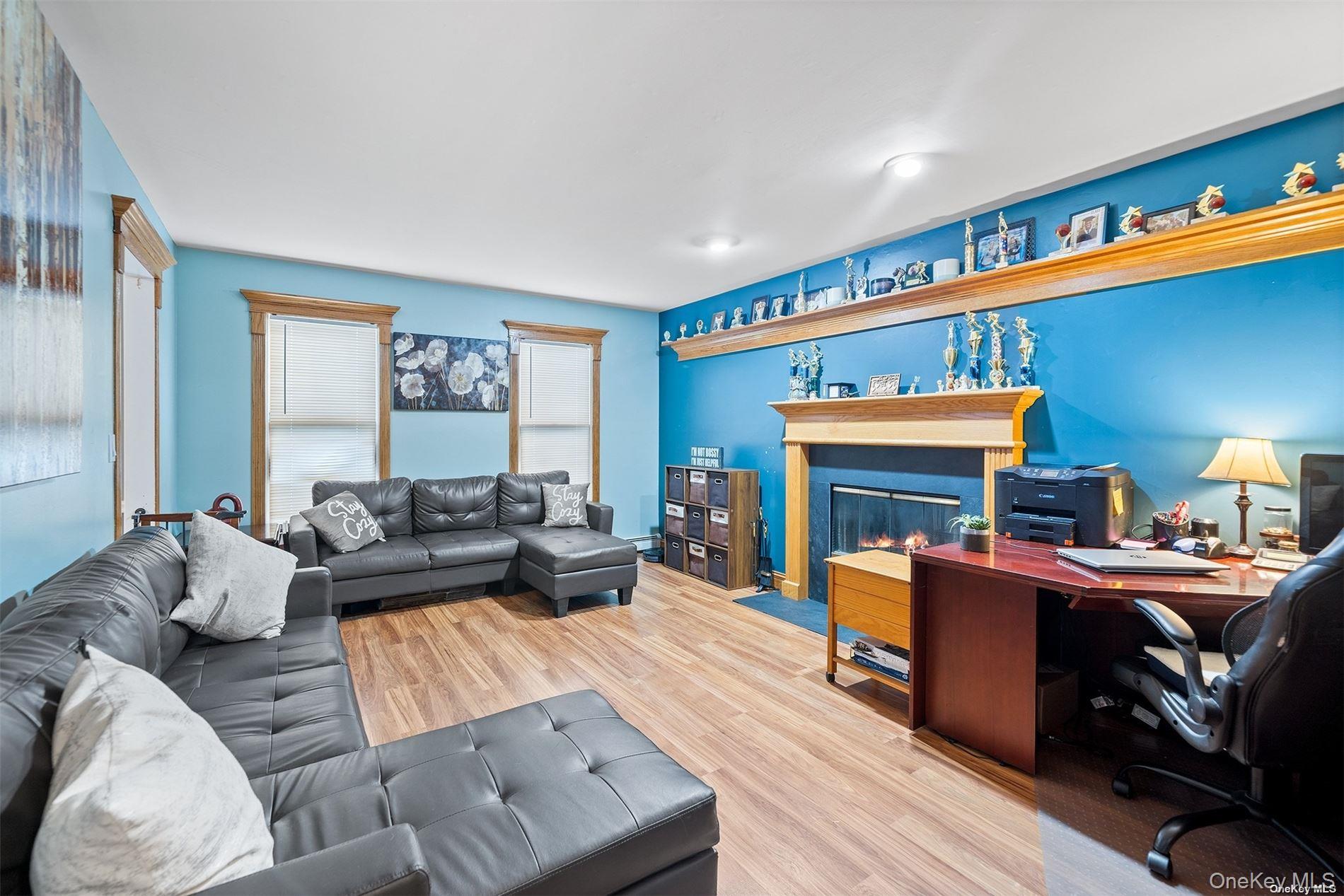 21 Victoria Lane, Manorville, NY 11949