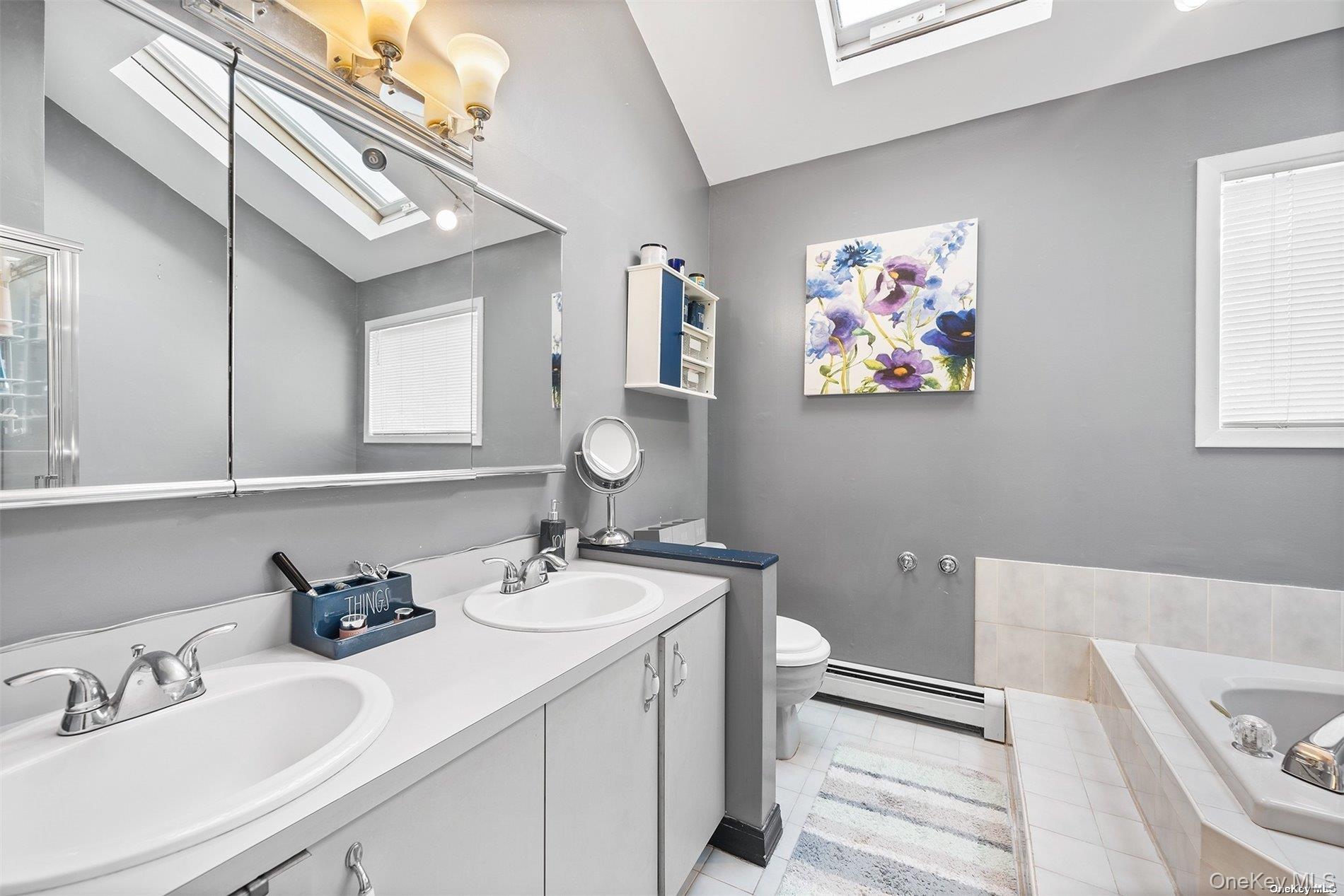 21 Victoria Lane, Manorville, NY 11949