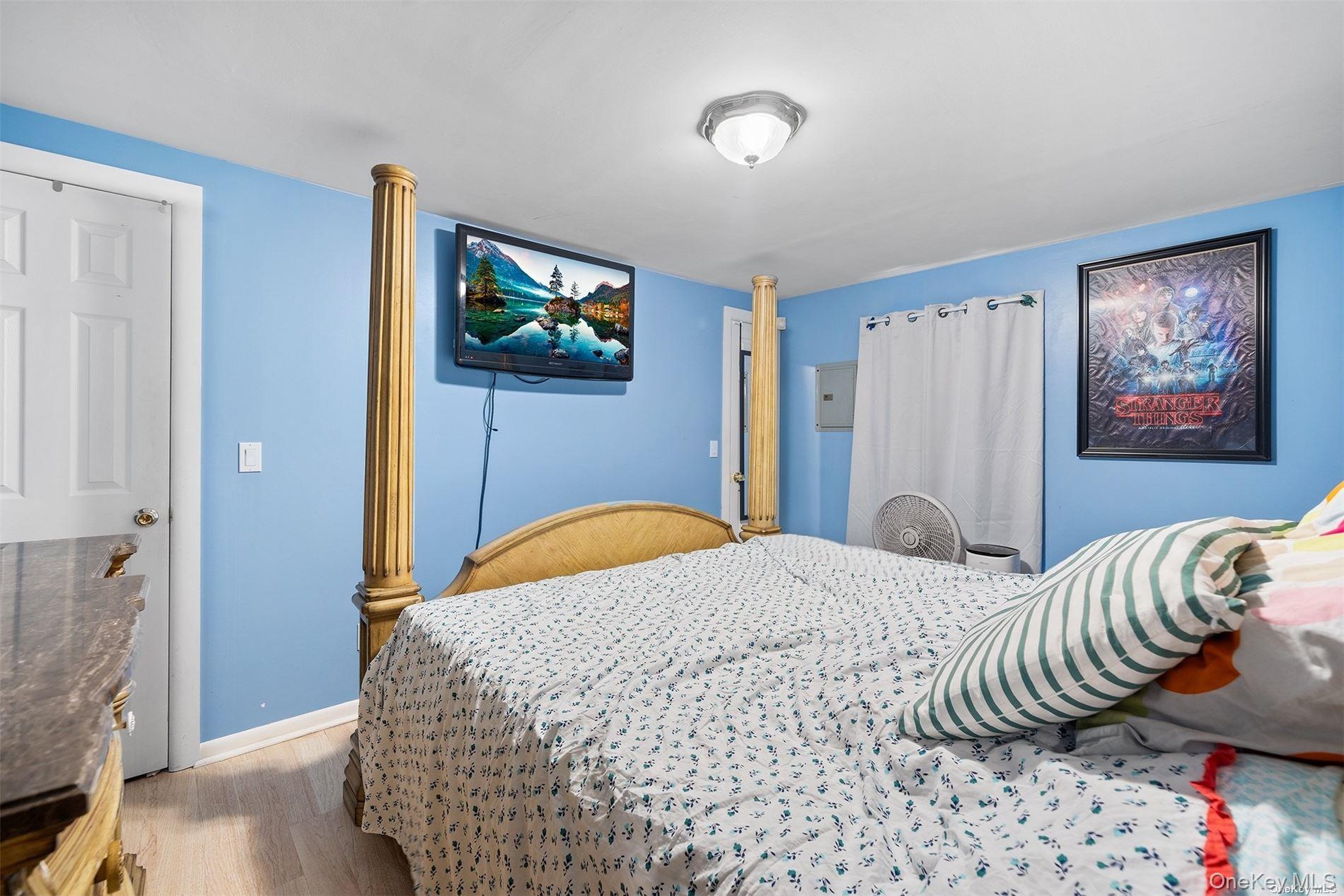 21 Victoria Lane, Manorville, NY 11949