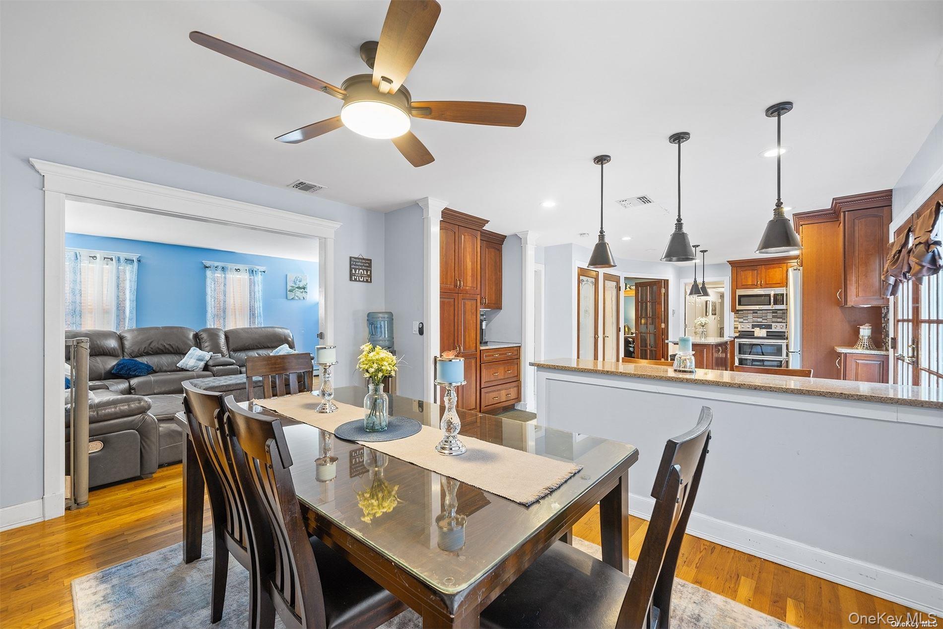 21 Victoria Lane, Manorville, NY 11949