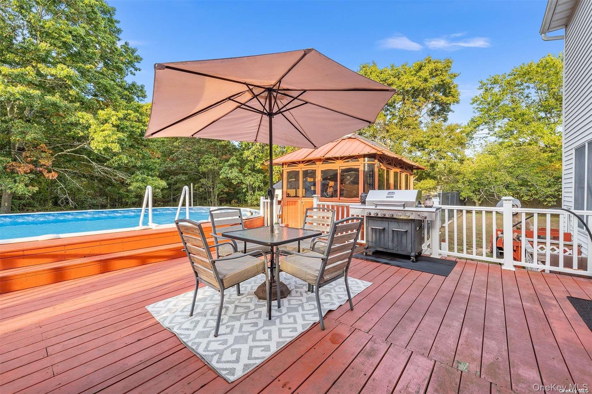 21 Victoria Lane, Manorville, NY 11949