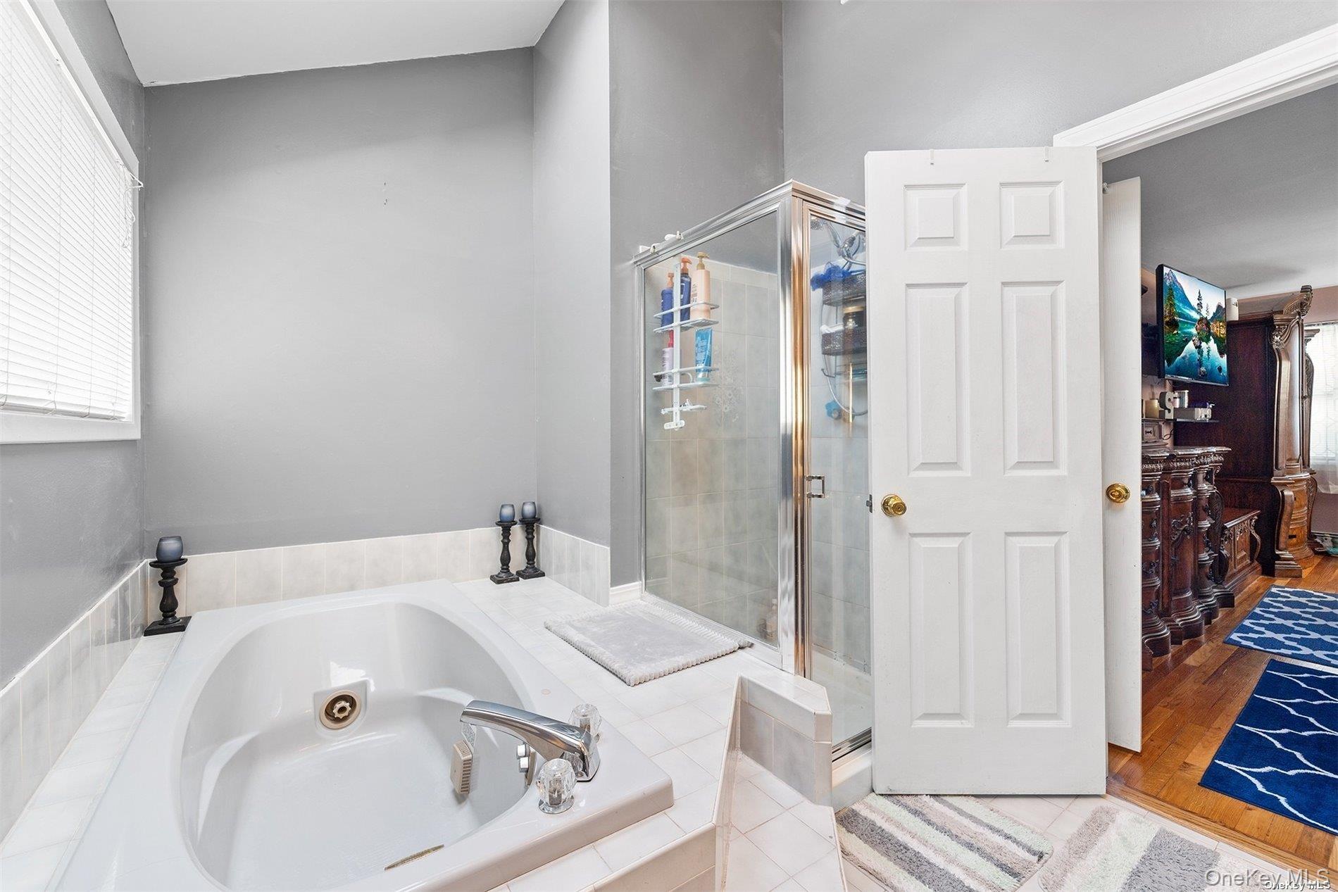 21 Victoria Lane, Manorville, NY 11949